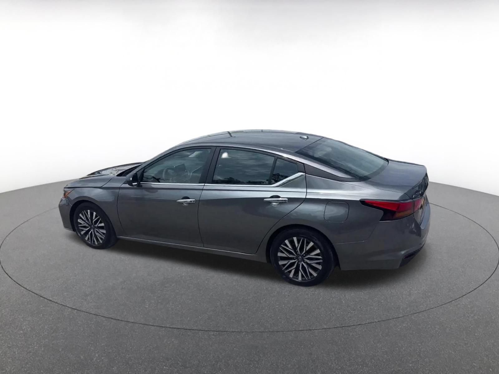 Thumbnail: 2025 Nissan Altima - 10