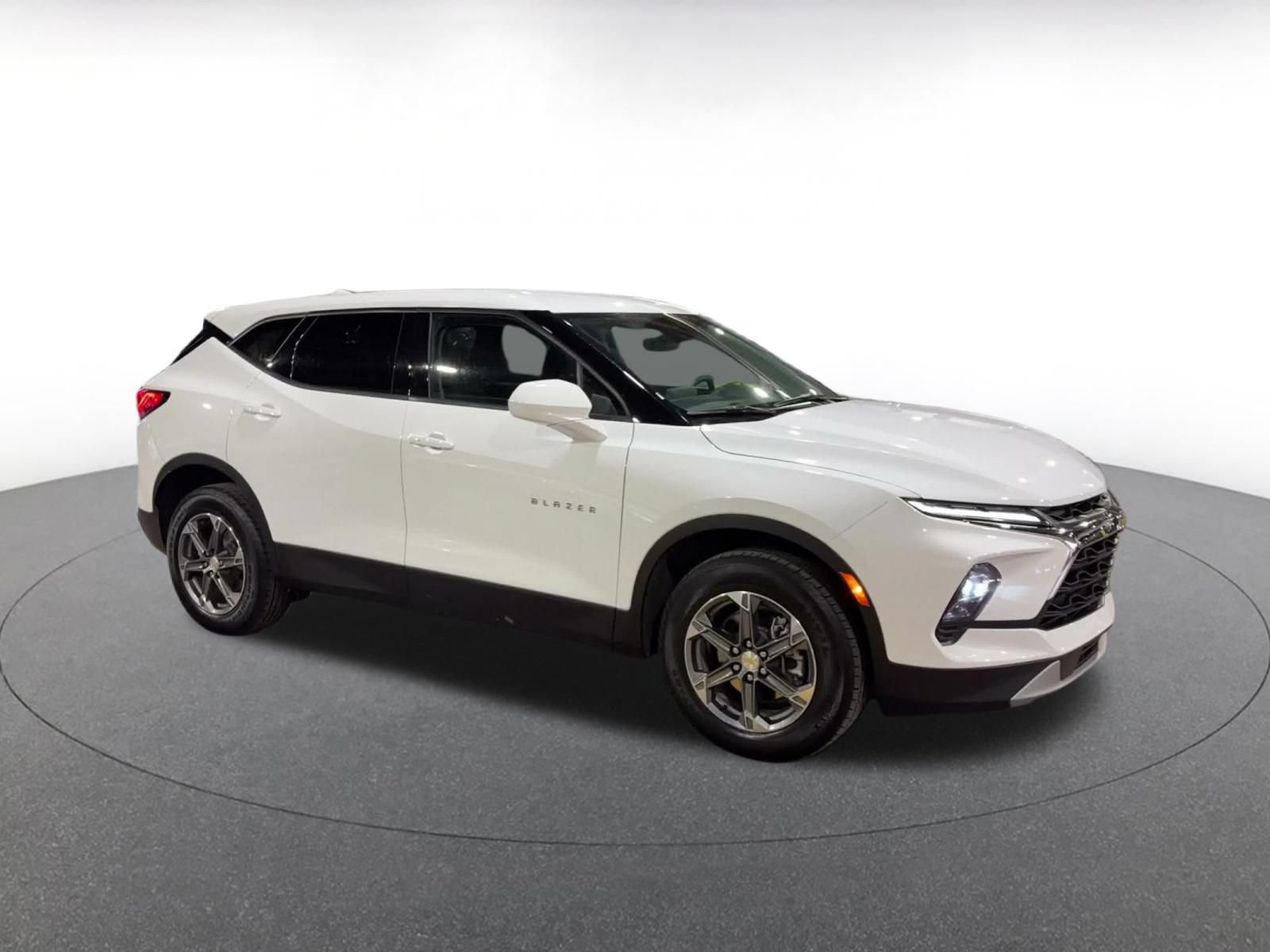 Thumbnail: 2026 Chevrolet Blazer - 2