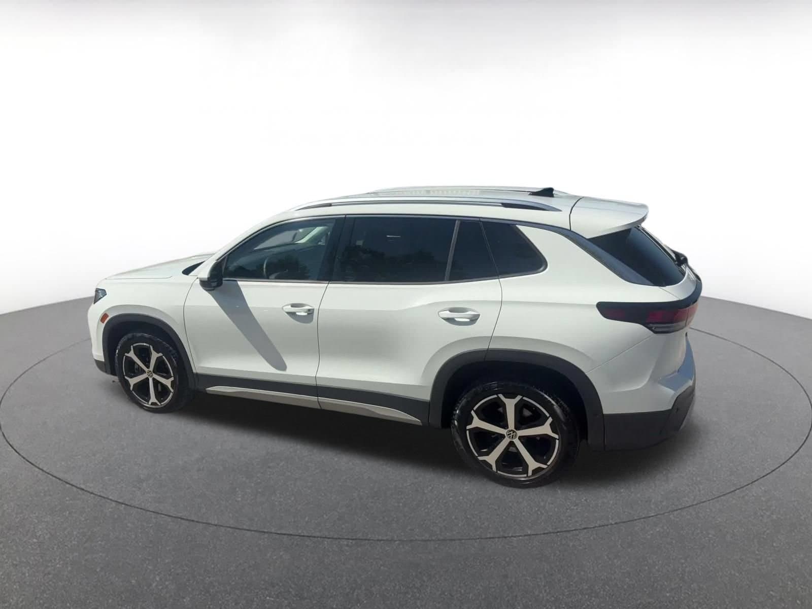 Thumbnail: 2026 Volkswagen Tiguan - 9