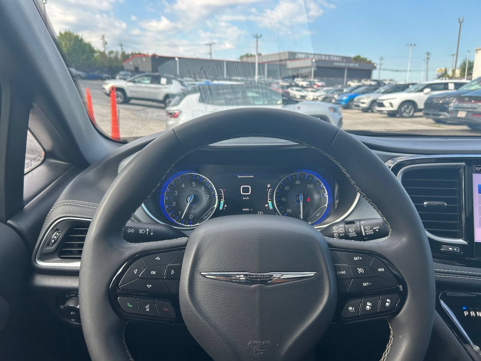 Thumbnail: 2025 Chrysler Pacifica - 32