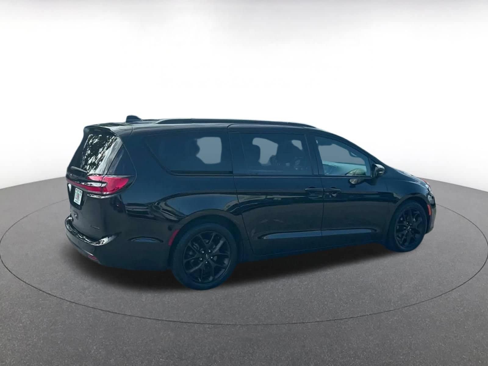 Thumbnail: 2025 Chrysler Pacifica - 14
