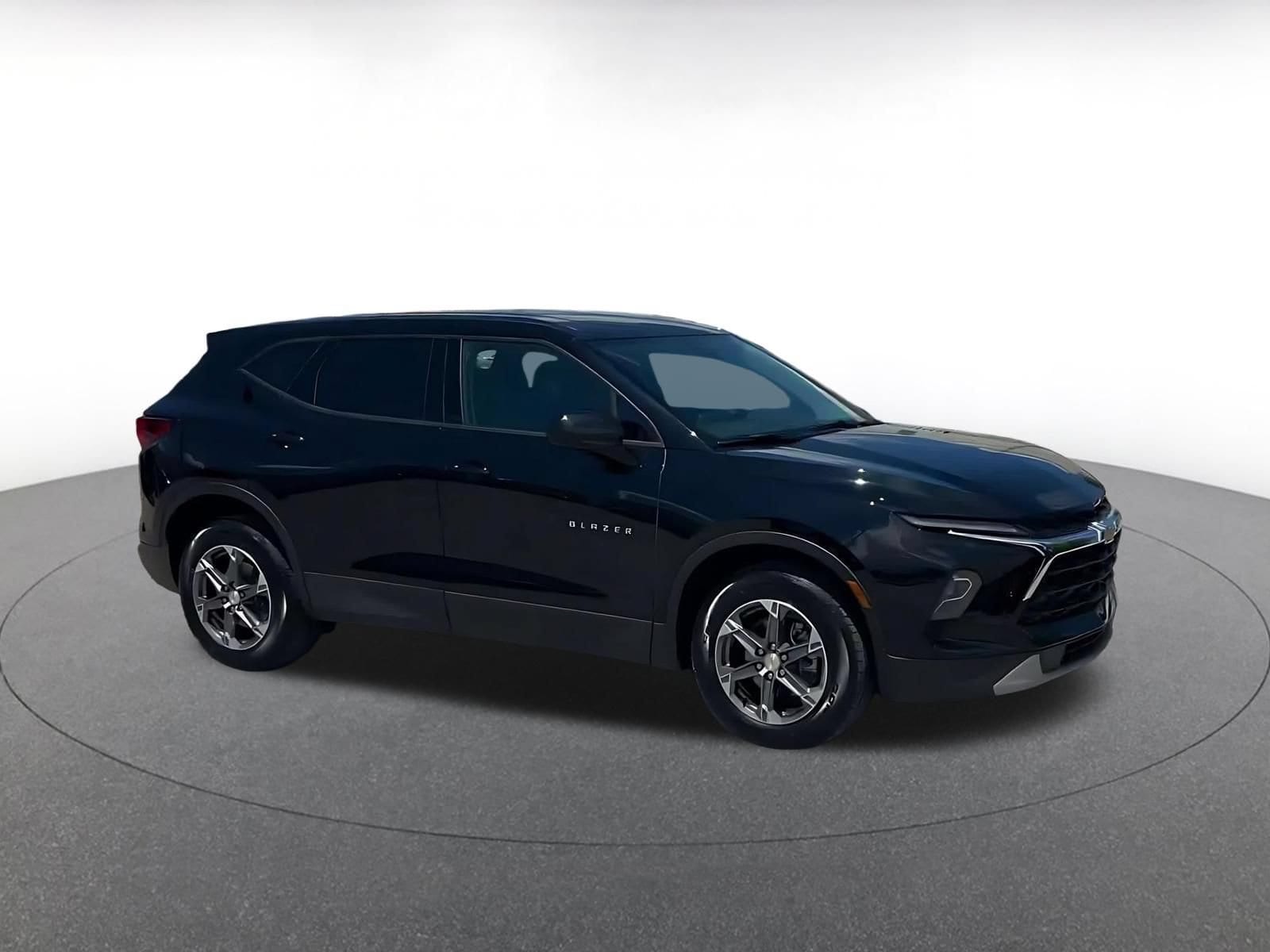 Thumbnail: 2025 Chevrolet Blazer - 2