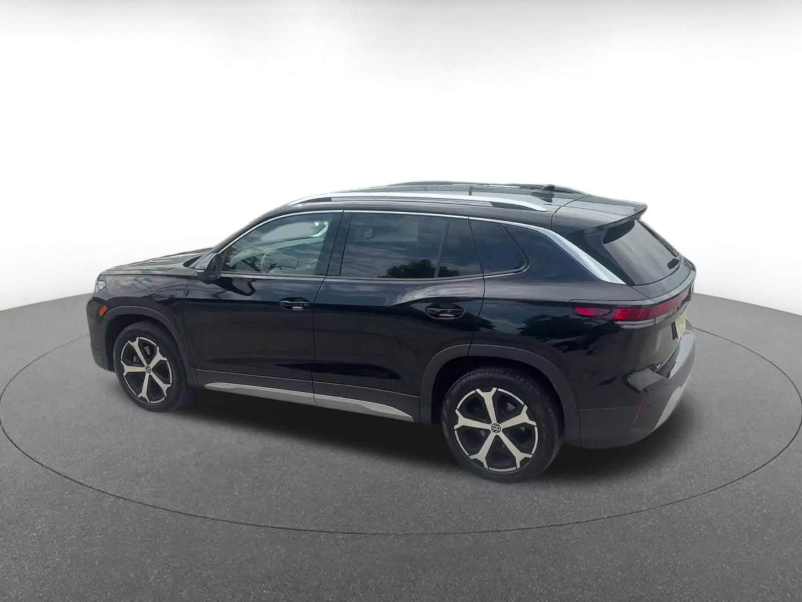 Thumbnail: 2026 Volkswagen Tiguan - 9