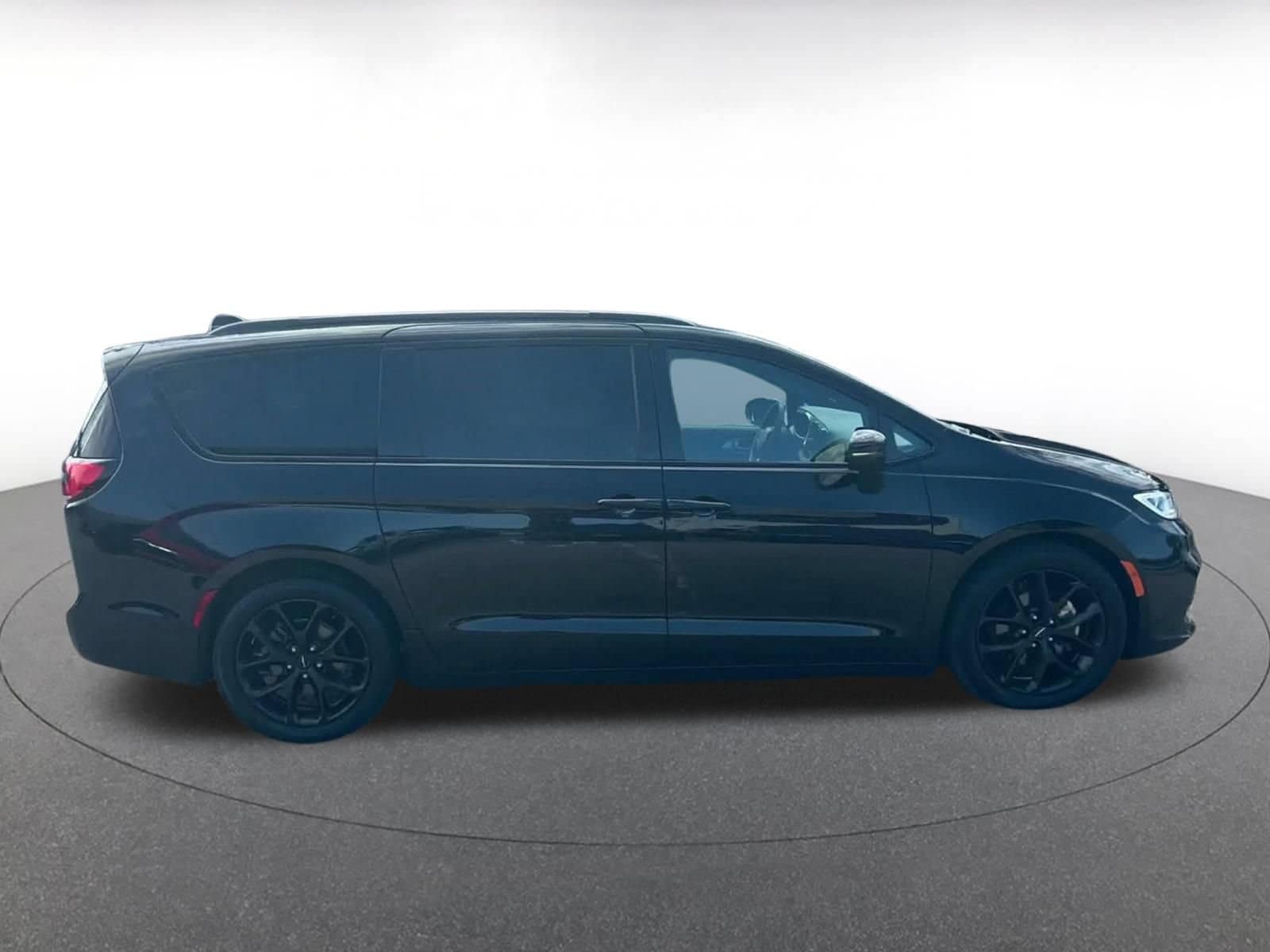 Thumbnail: 2025 Chrysler Pacifica - 15