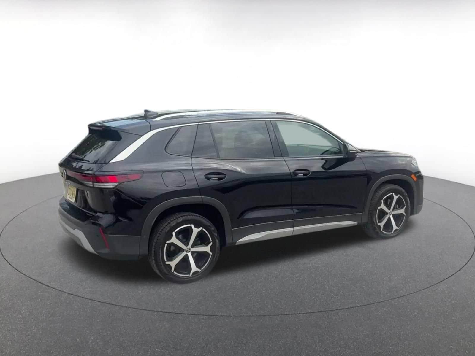 Thumbnail: 2026 Volkswagen Tiguan - 13