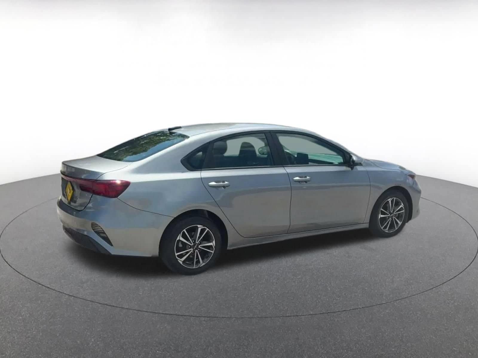 Thumbnail: 2024 Kia Forte - 13