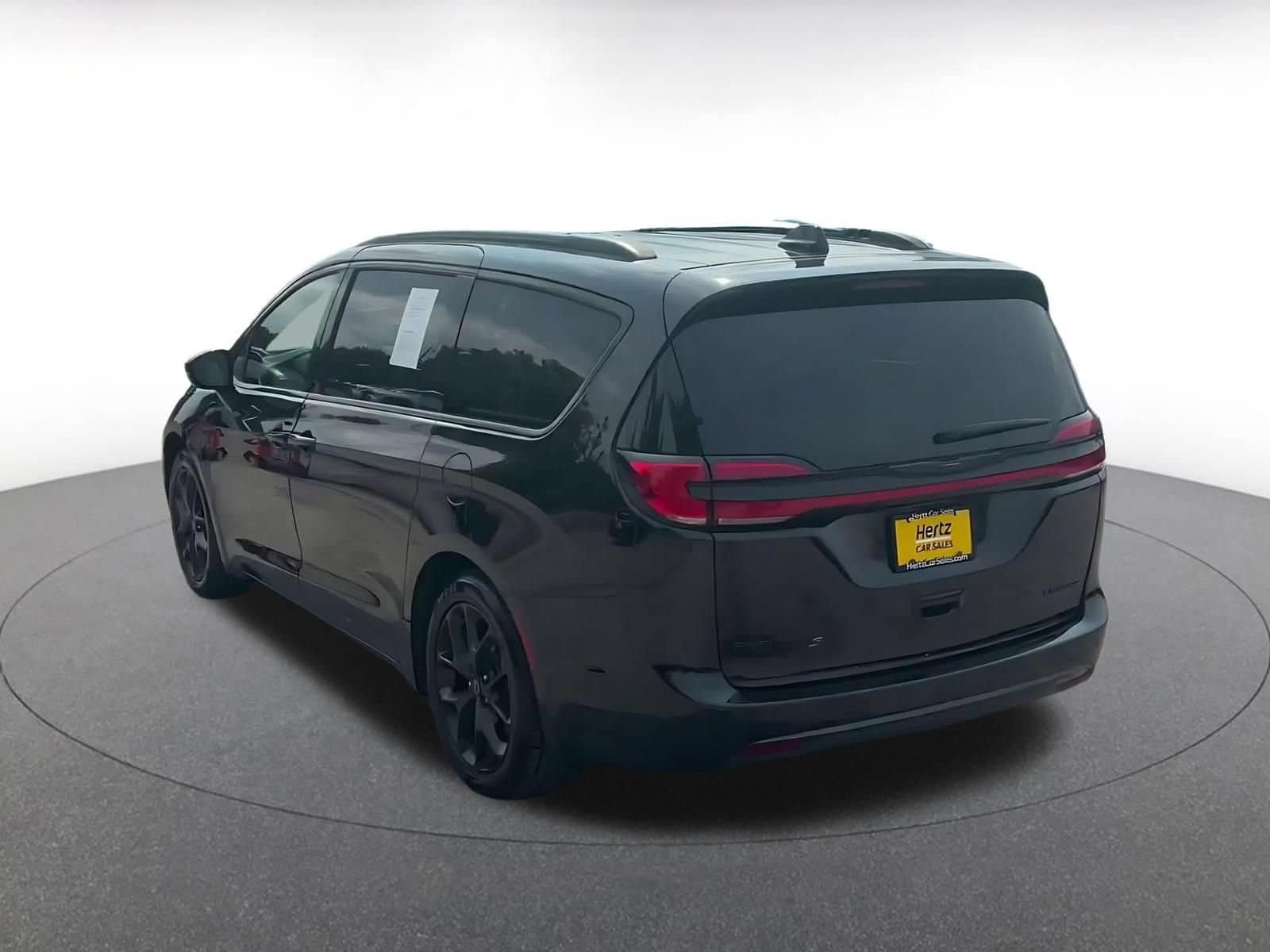 Thumbnail: 2025 Chrysler Pacifica - 10