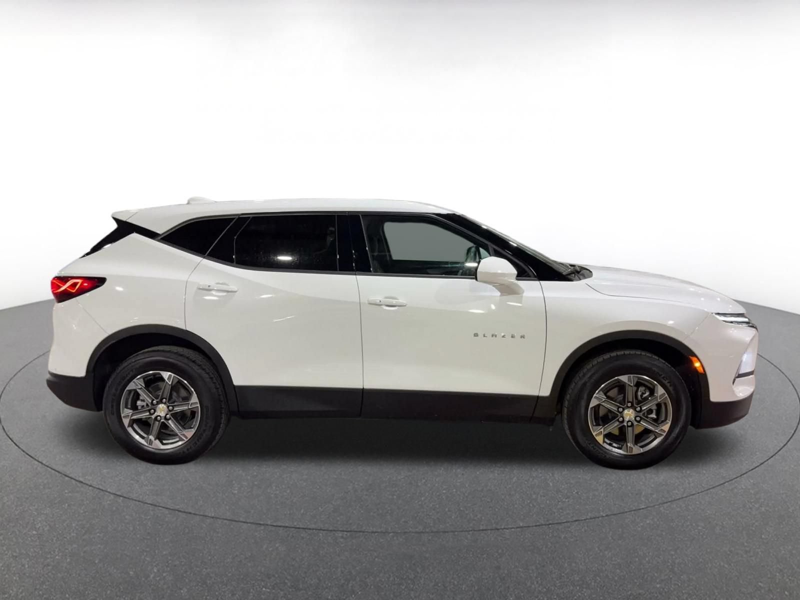 Thumbnail: 2026 Chevrolet Blazer - 15