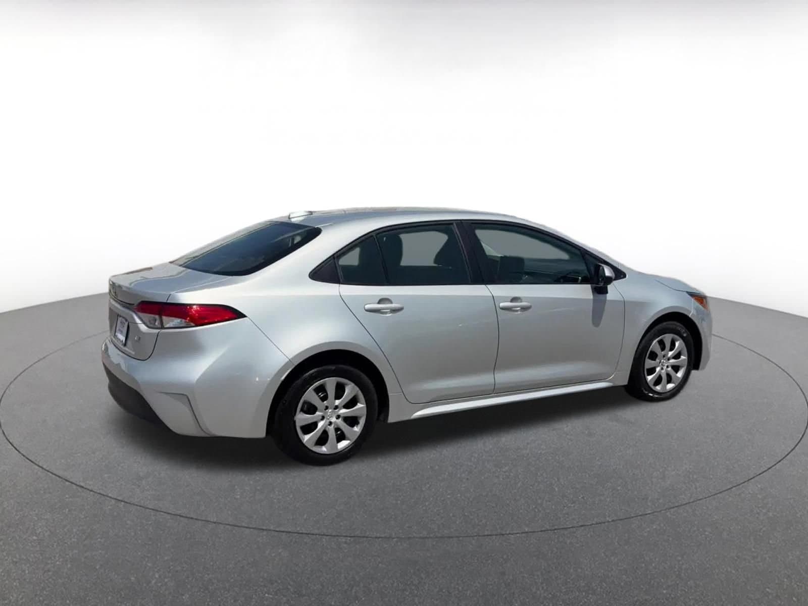 Thumbnail: 2025 Toyota Corolla - 13
