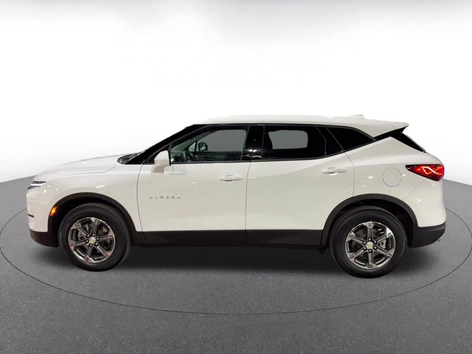 Thumbnail: 2026 Chevrolet Blazer - 8