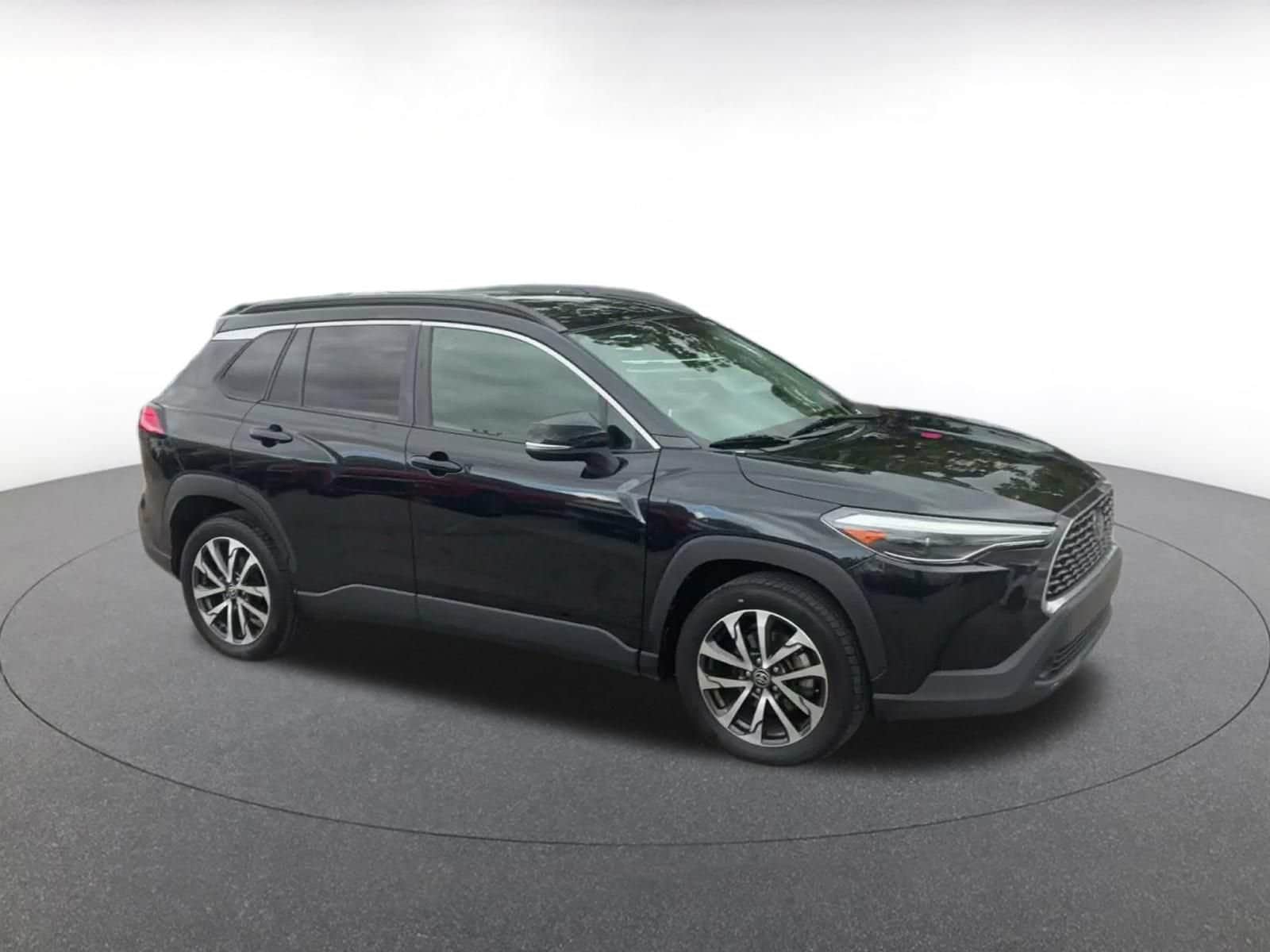 Thumbnail: 2022 Toyota Corolla Cross - 2