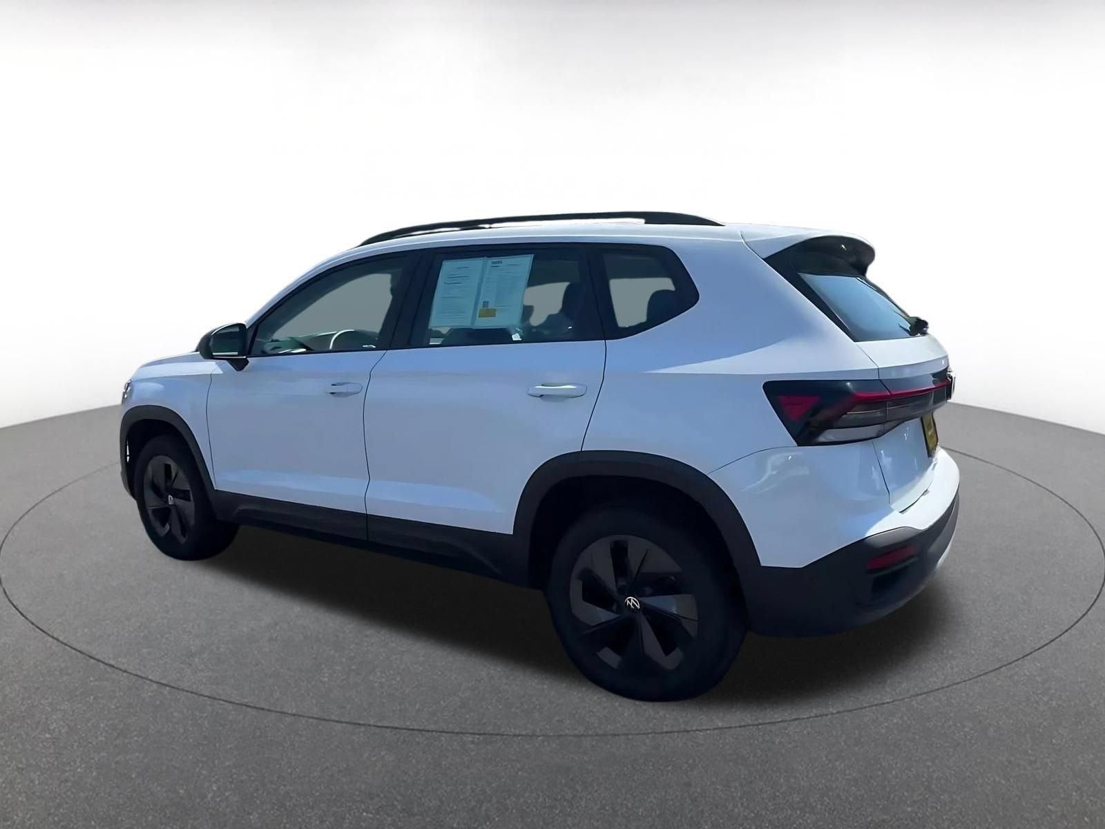 Thumbnail: 2026 Volkswagen Taos - 9