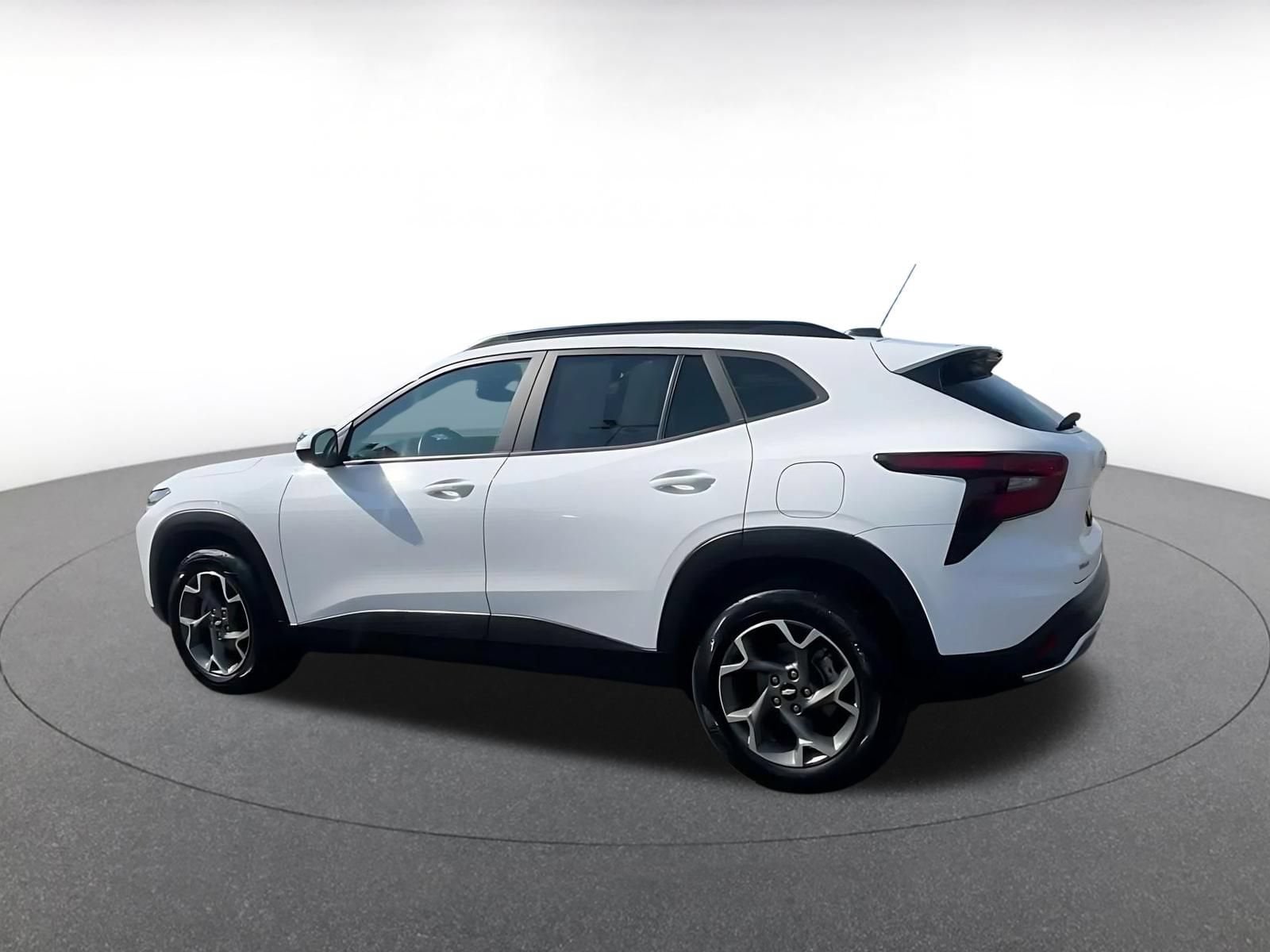 Thumbnail: 2025 Chevrolet Trax - 9