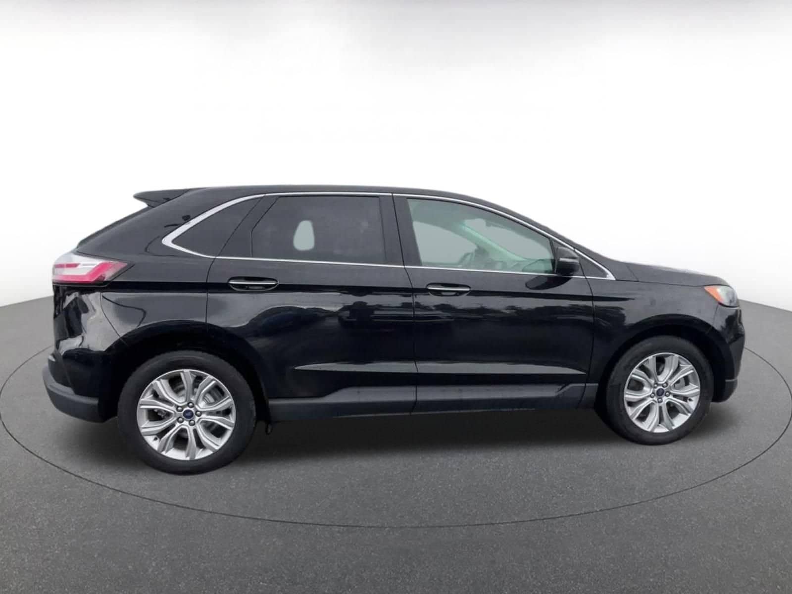 Thumbnail: 2022 Ford Edge - 15