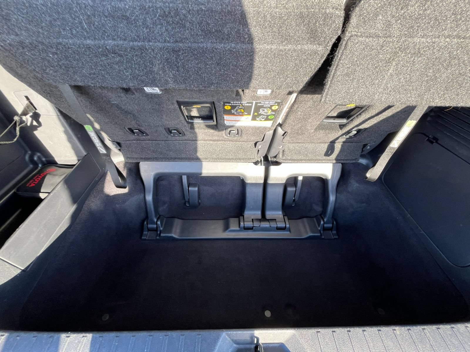 Thumbnail: 2025 Toyota Sienna - 33