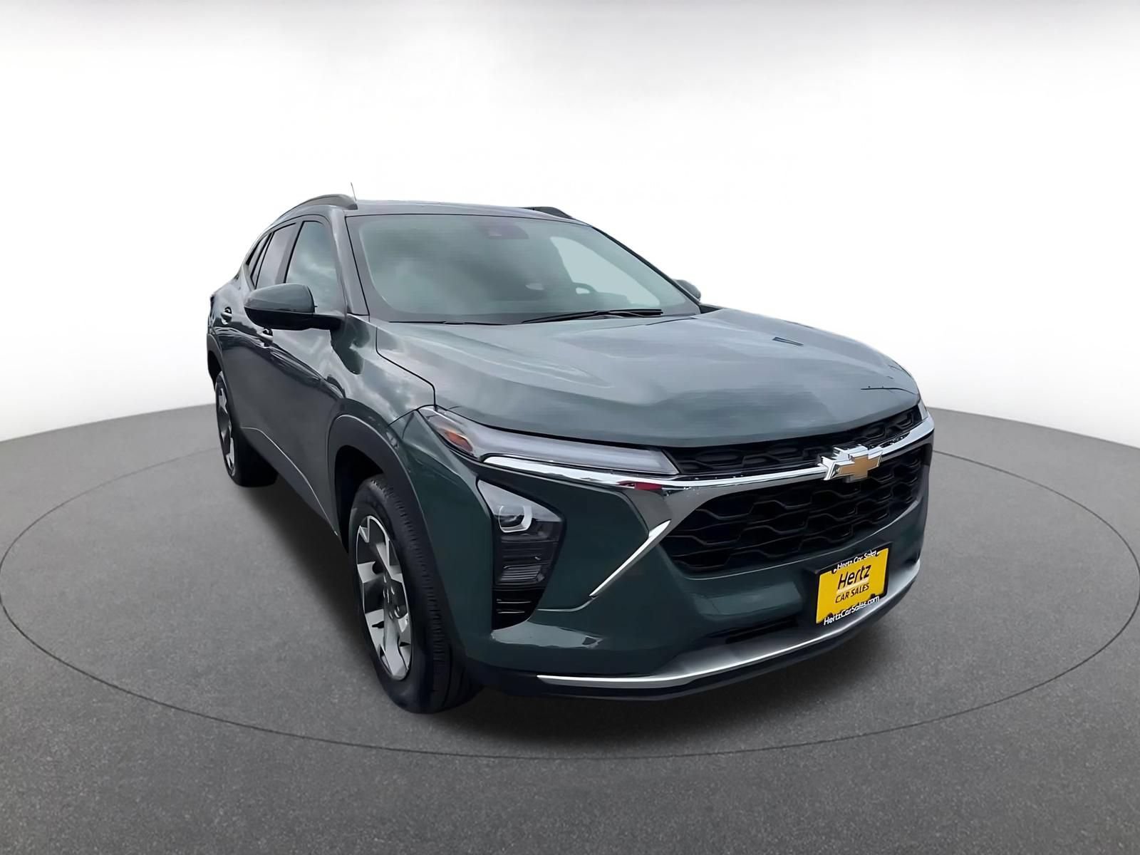 Thumbnail: 2025 Chevrolet Trax - 3