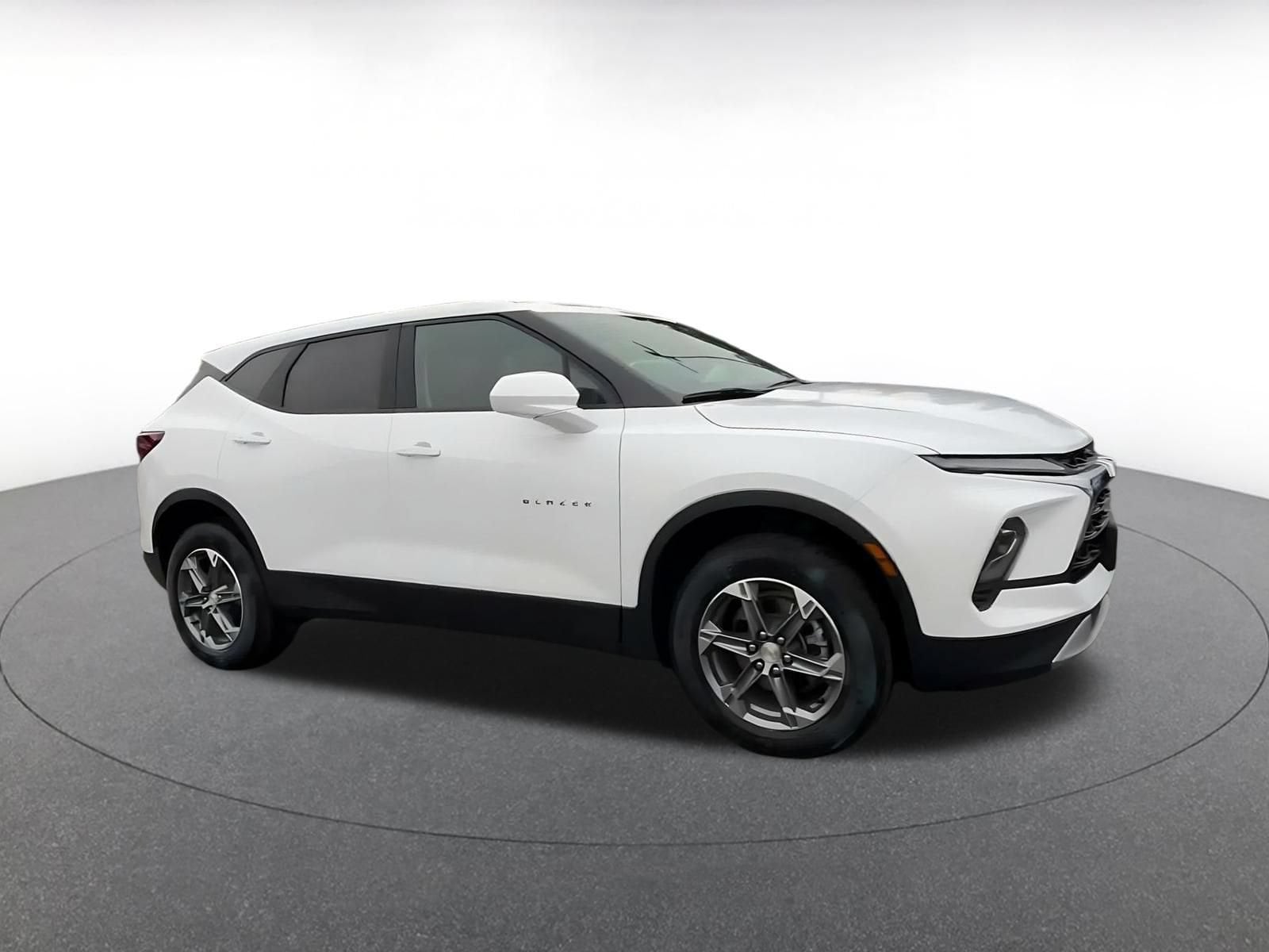 Thumbnail: 2025 Chevrolet Blazer - 2