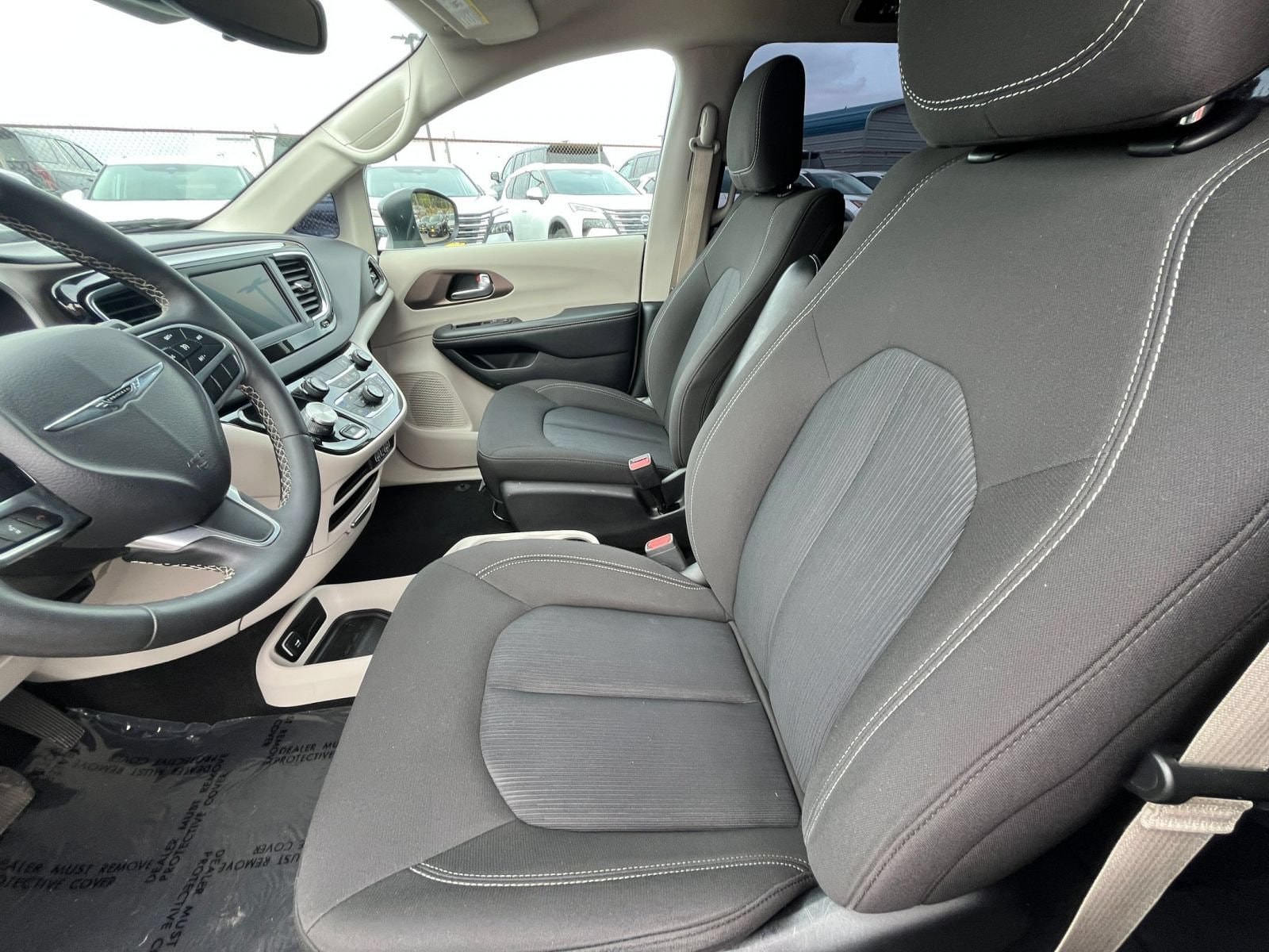 Thumbnail: 2024 Chrysler Voyager - 28
