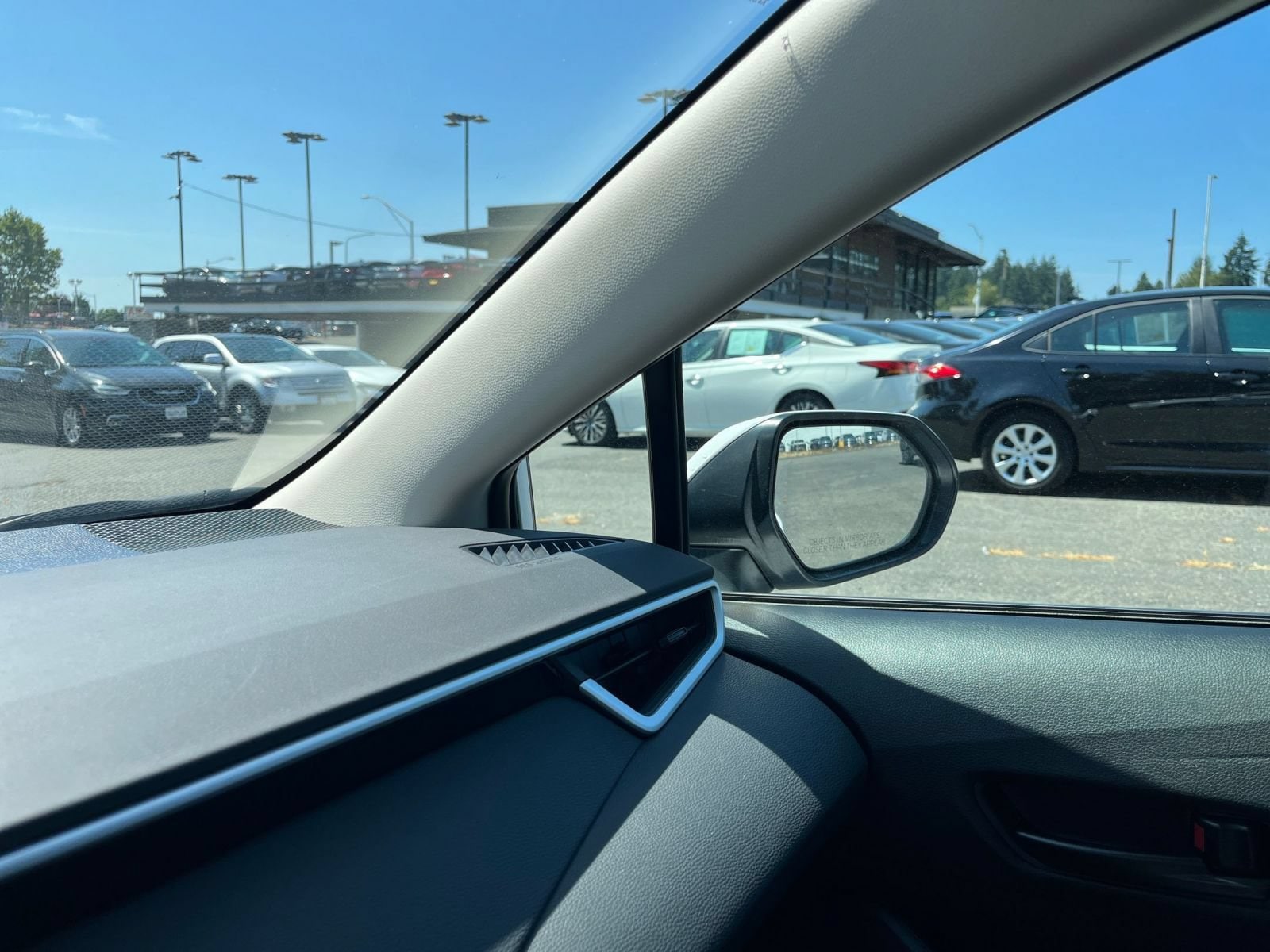 Thumbnail: 2025 Toyota Corolla - 34