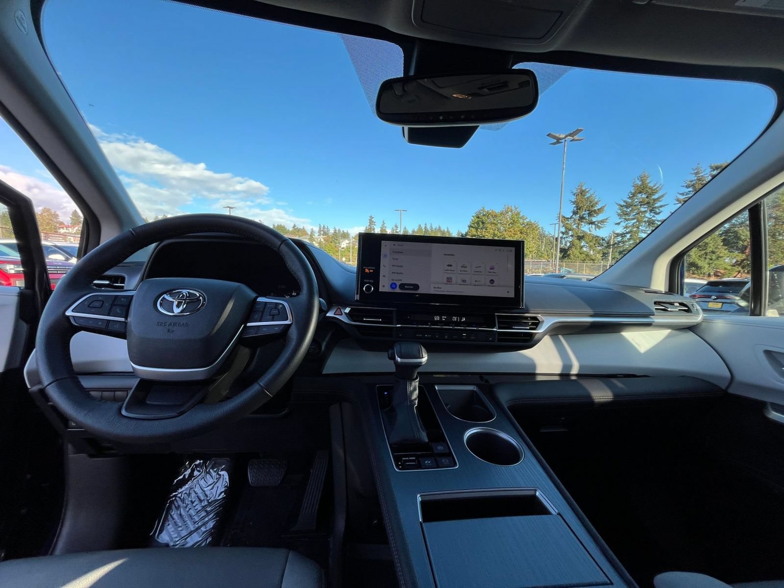 Thumbnail: 2025 Toyota Sienna - 35