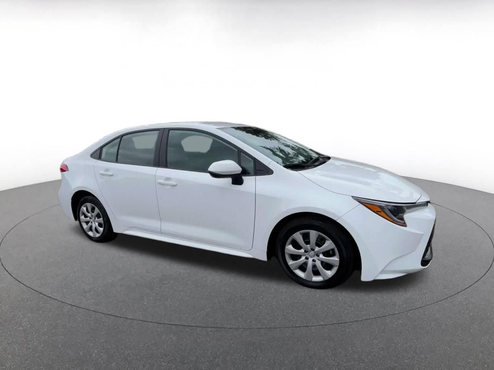 Thumbnail: 2025 Toyota Corolla - 2