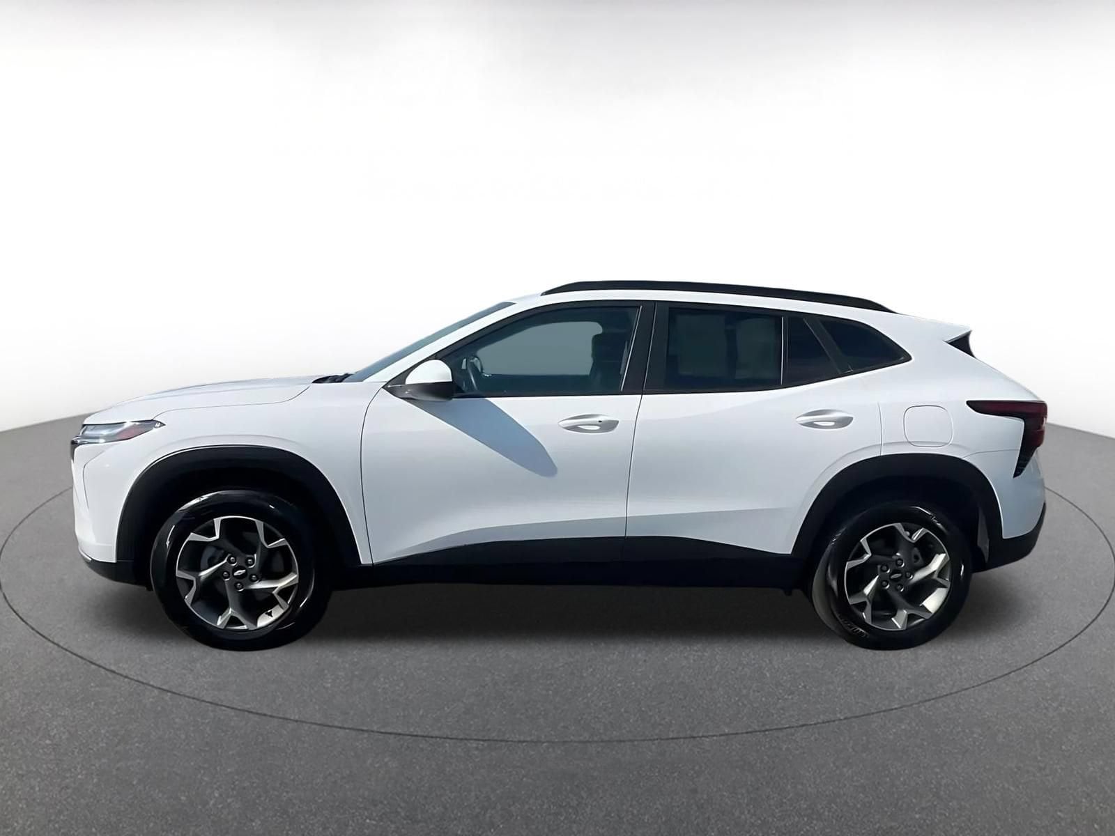 Thumbnail: 2025 Chevrolet Trax - 8