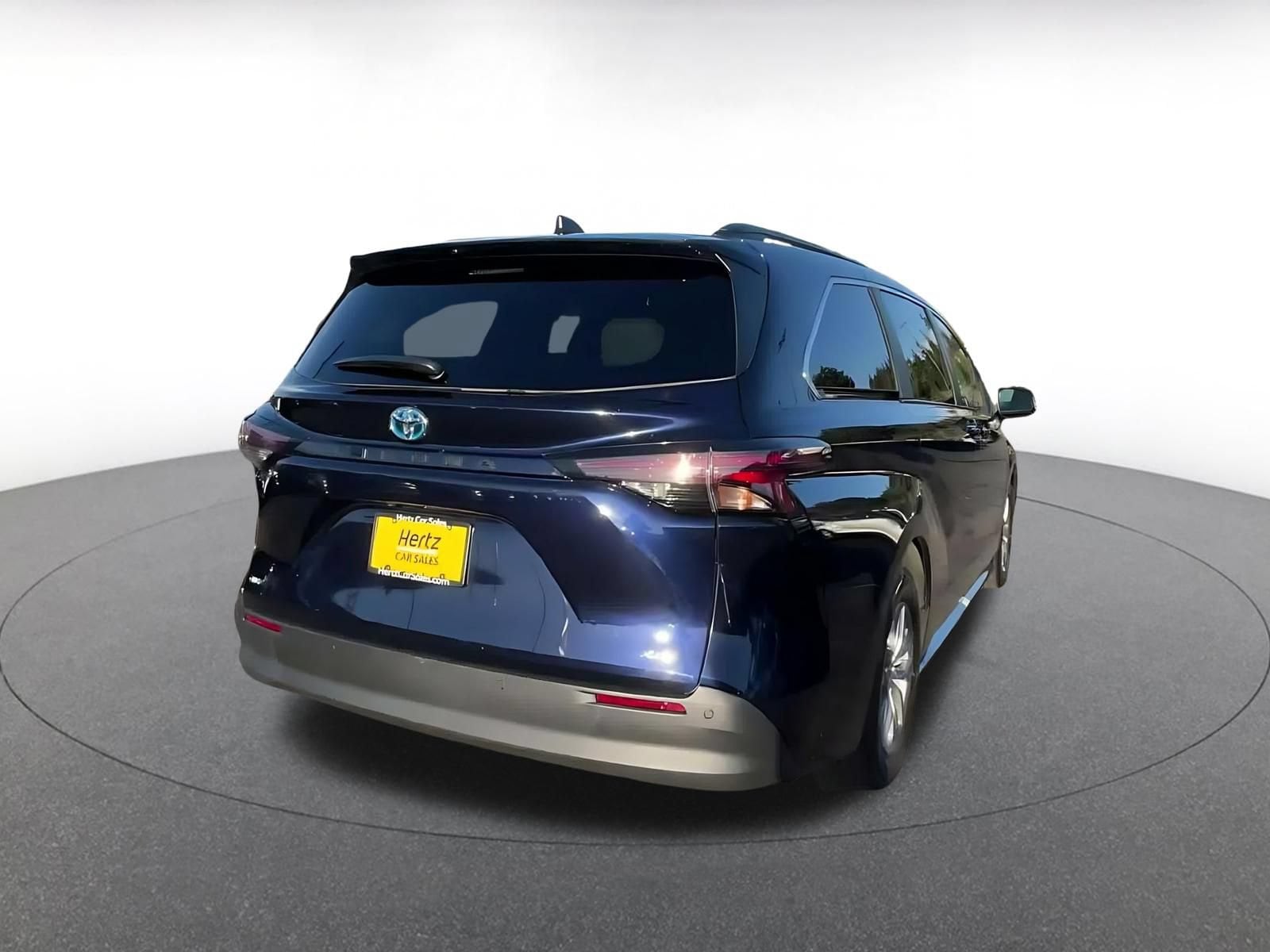 Thumbnail: 2025 Toyota Sienna - 12