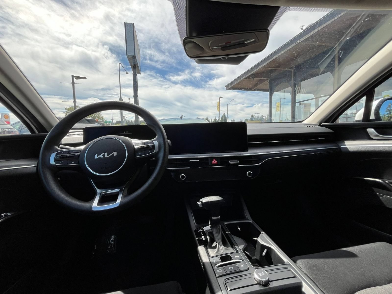 Thumbnail: 2025 Kia K5 - 33