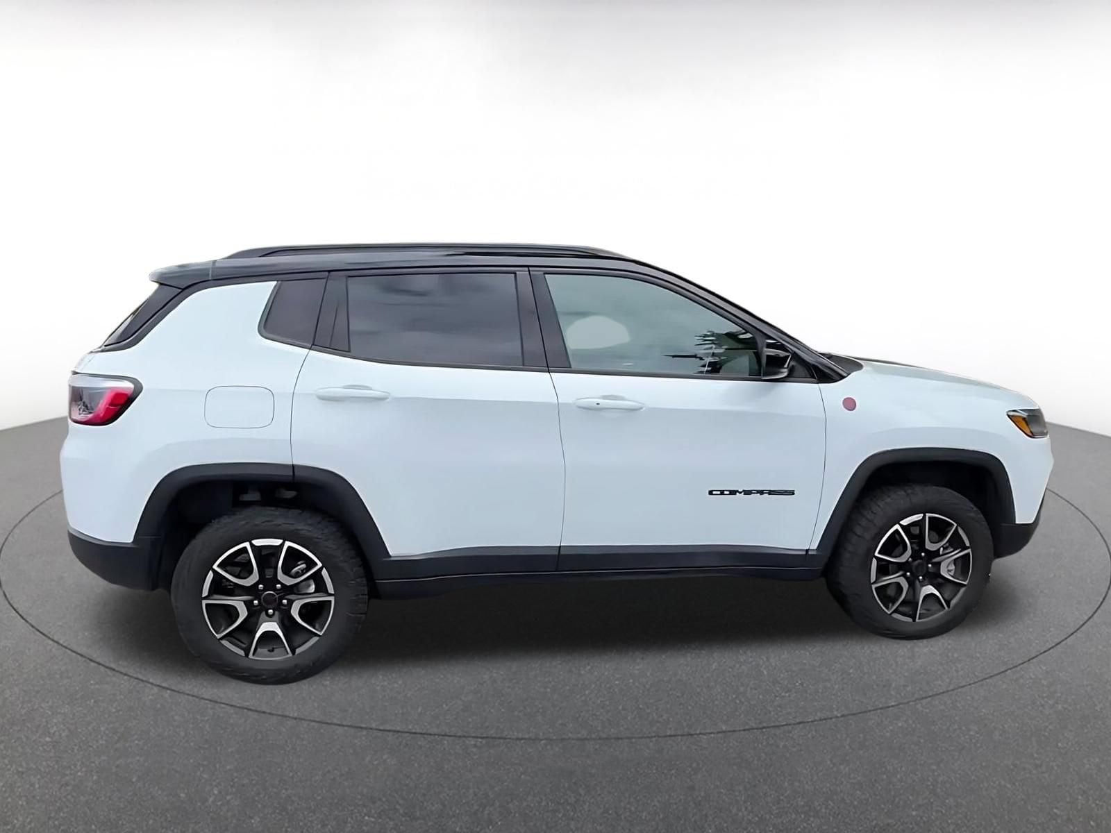 Thumbnail: 2025 Jeep Compass - 15