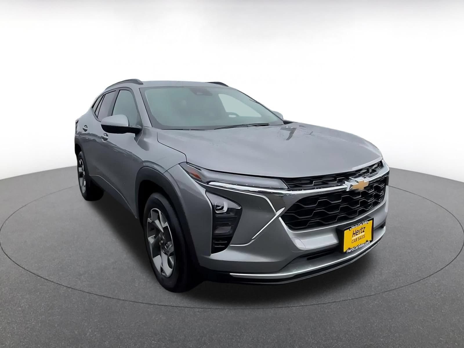 Thumbnail: 2025 Chevrolet Trax - 3