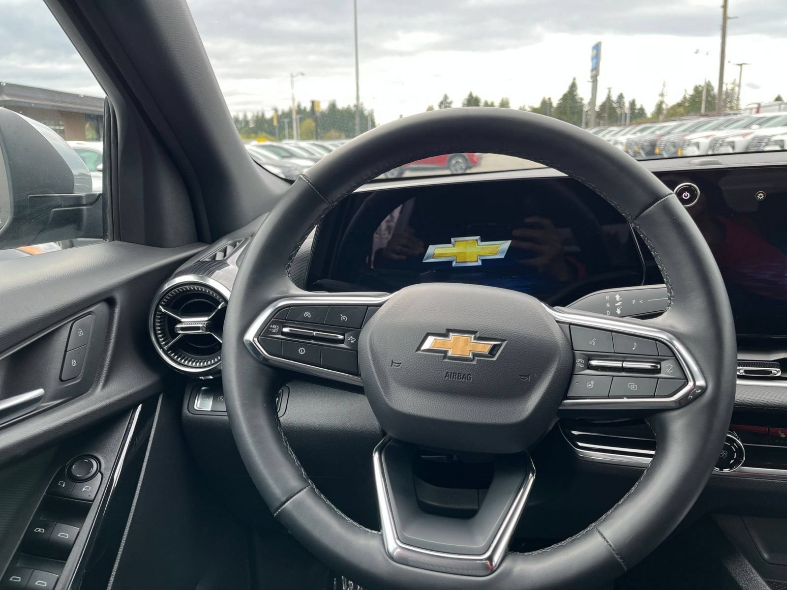 Thumbnail: 2025 Chevrolet Equinox - 28