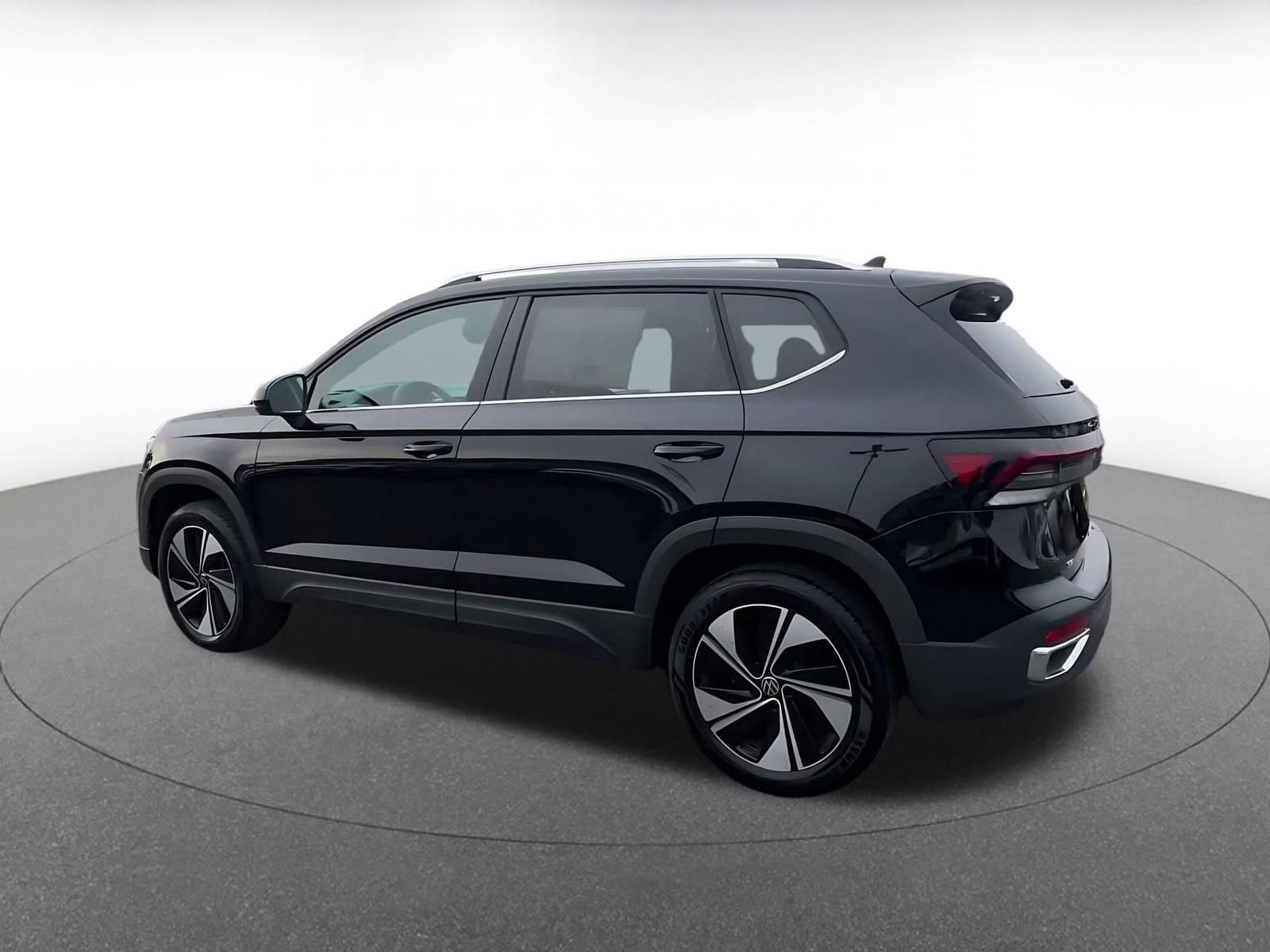 Thumbnail: 2026 Volkswagen Taos - 9