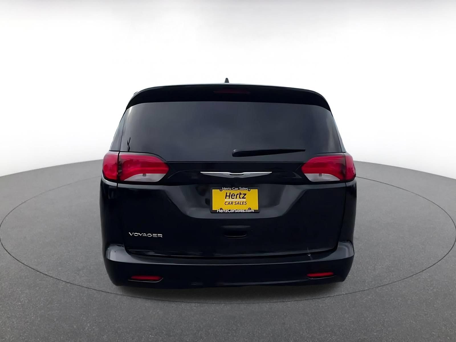 Thumbnail: 2024 Chrysler Voyager - 12