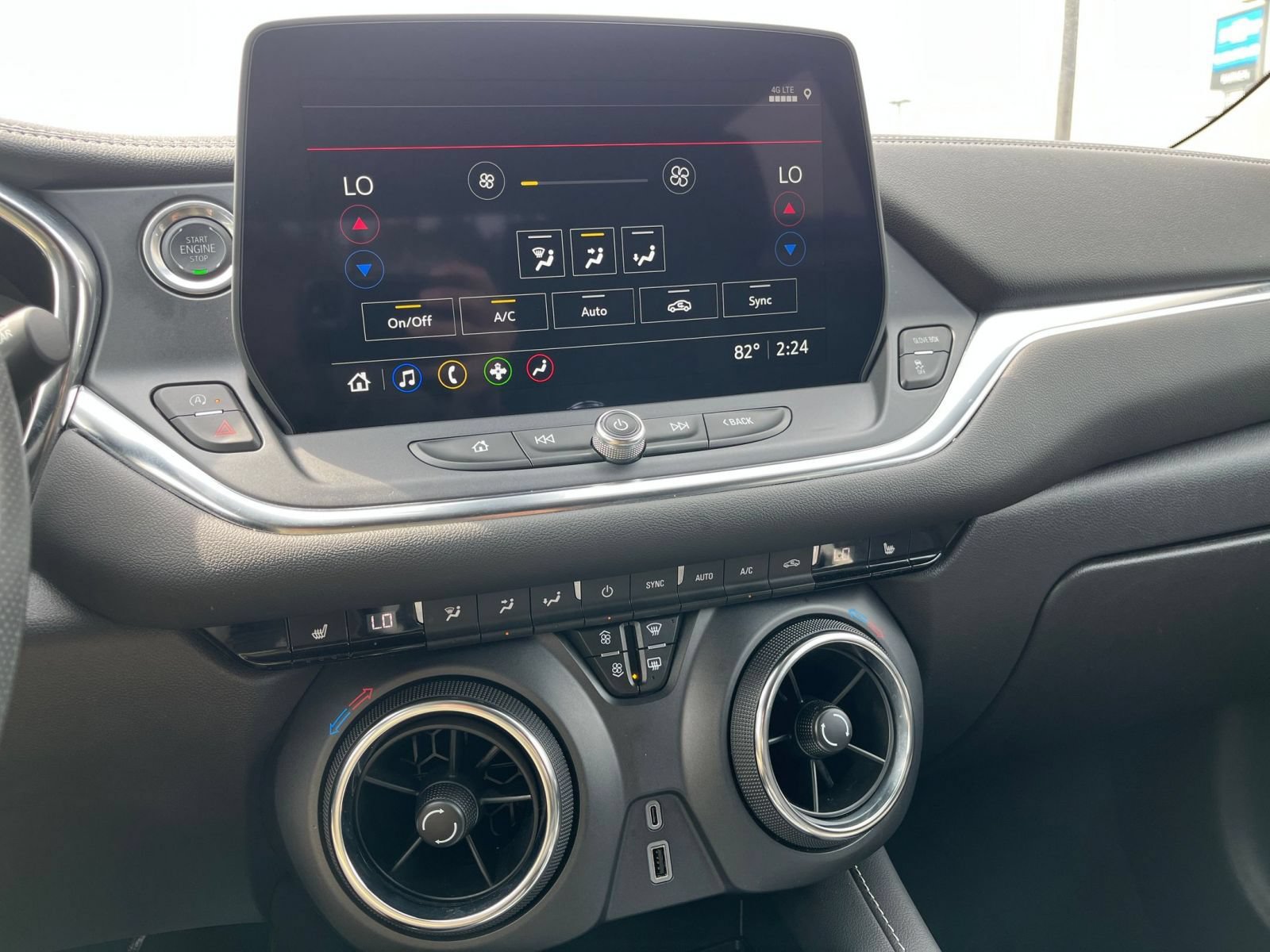 Thumbnail: 2026 Chevrolet Blazer - 19