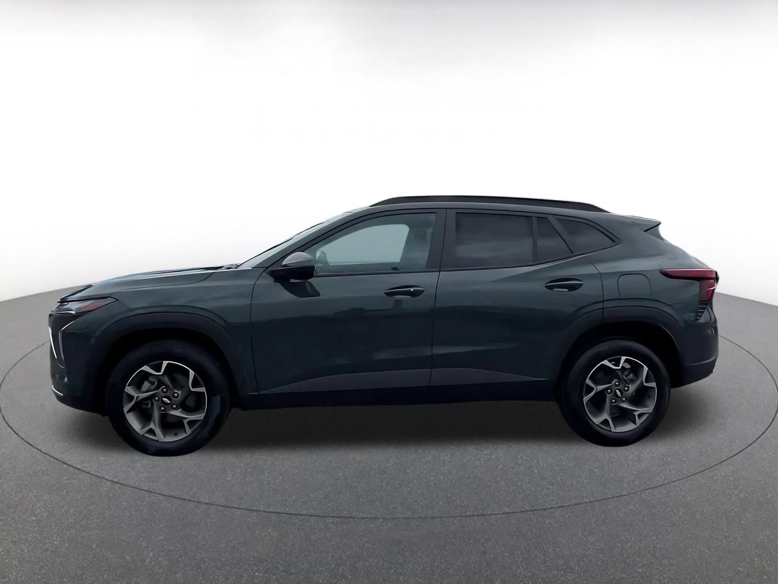 Thumbnail: 2025 Chevrolet Trax - 8