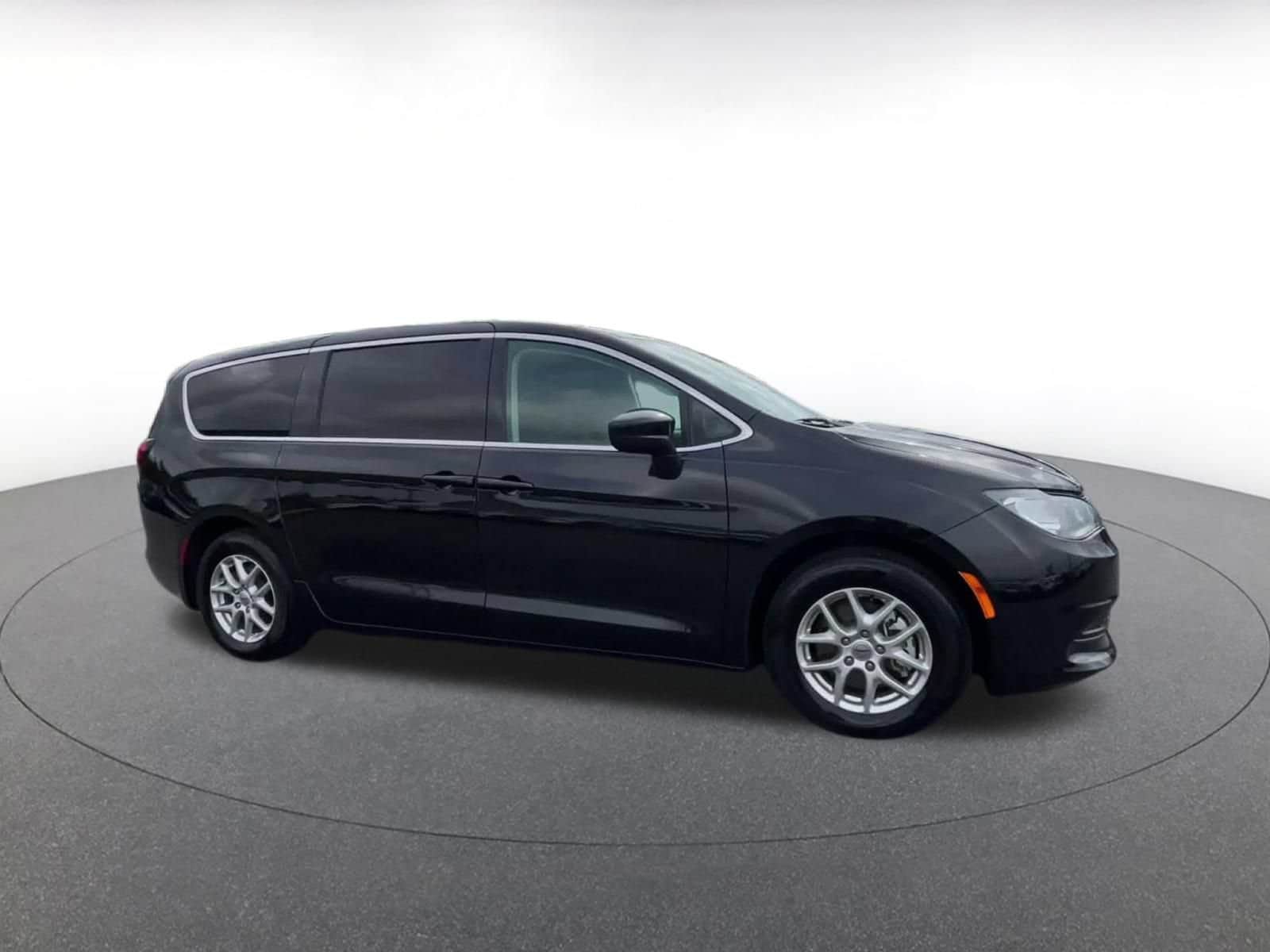 Thumbnail: 2024 Chrysler Voyager - 2