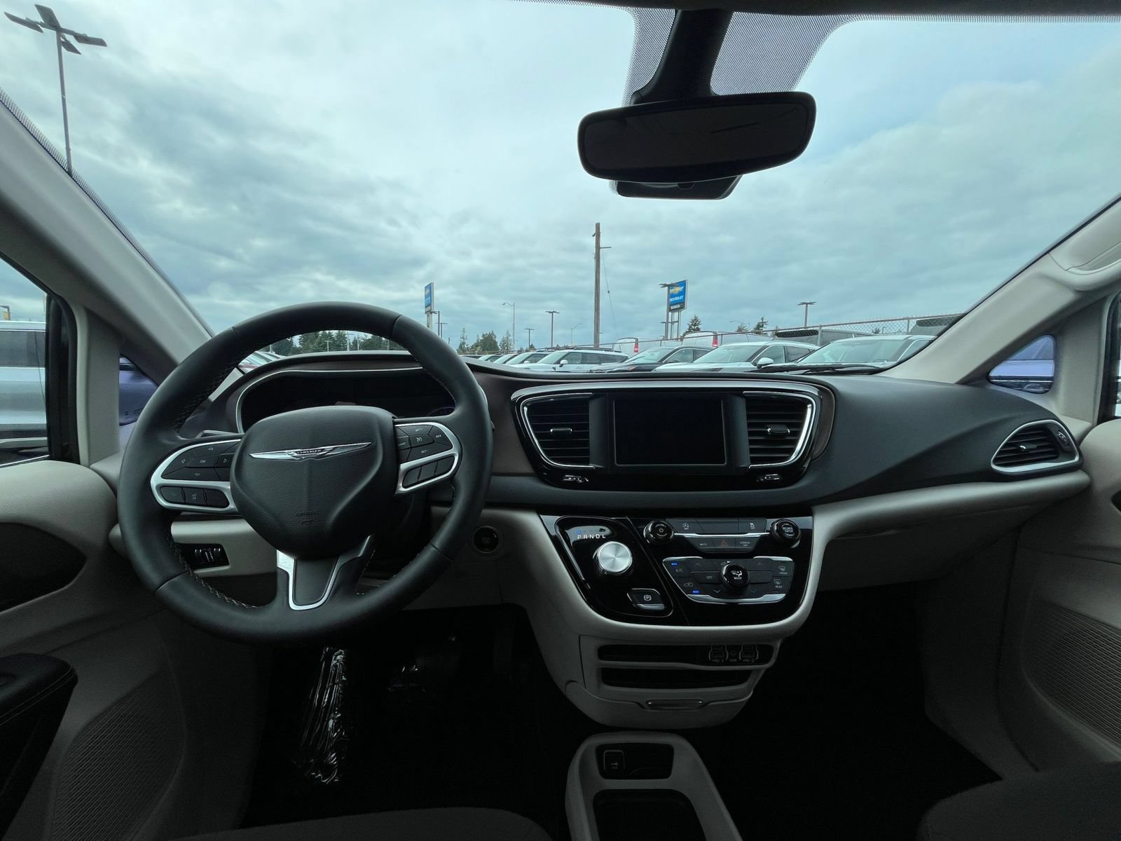 Thumbnail: 2024 Chrysler Voyager - 35