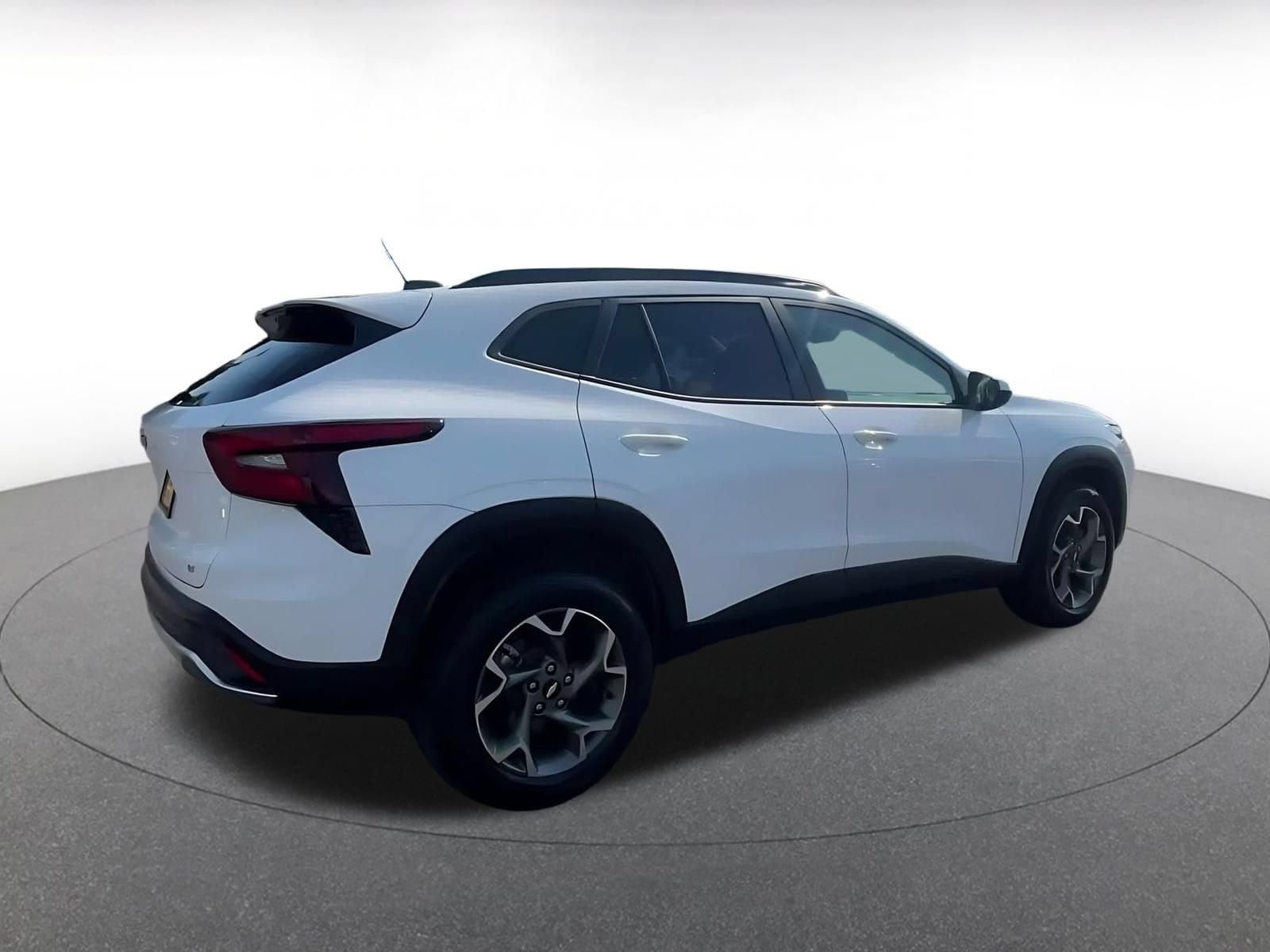 Thumbnail: 2025 Chevrolet Trax - 14
