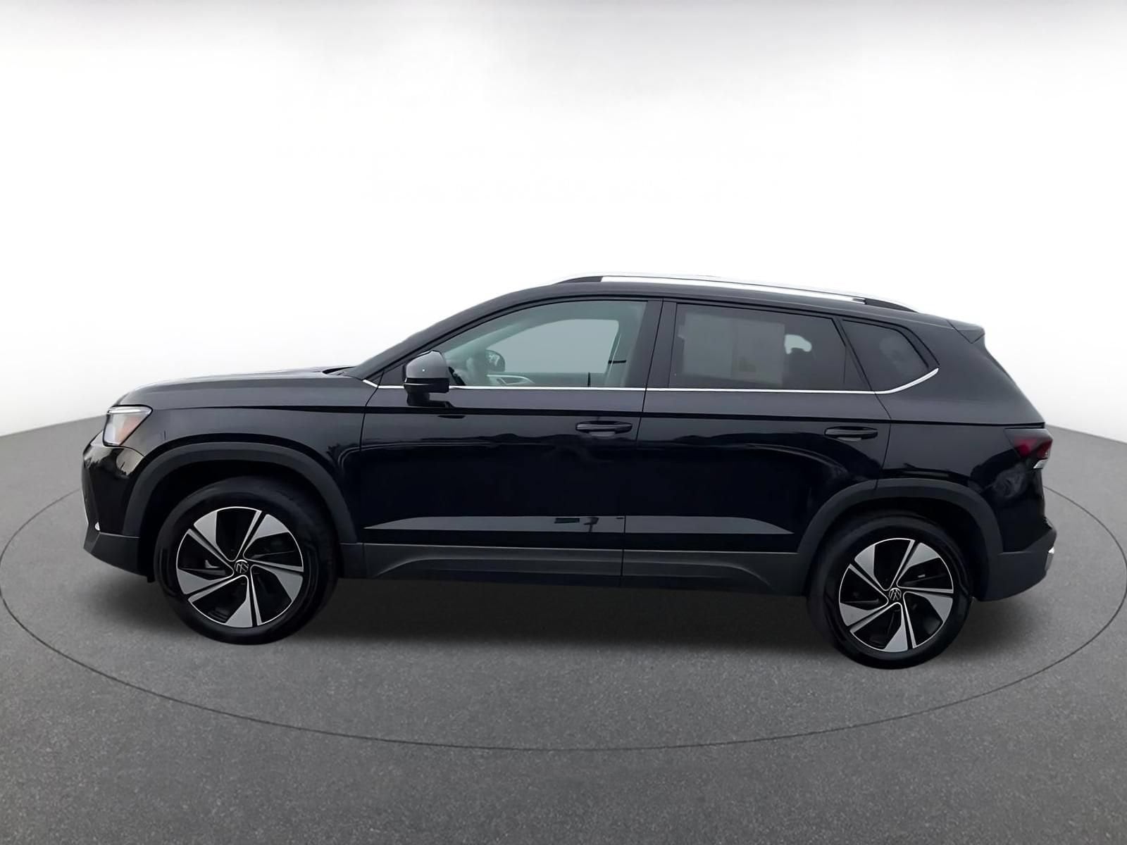 Thumbnail: 2026 Volkswagen Taos - 8