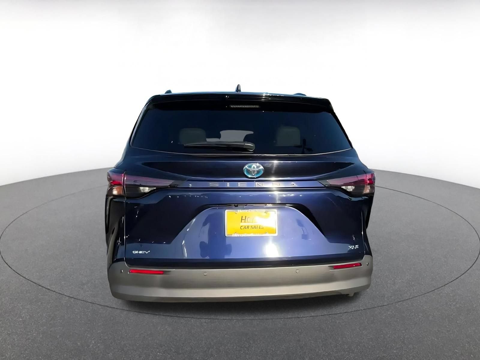 Thumbnail: 2025 Toyota Sienna - 10