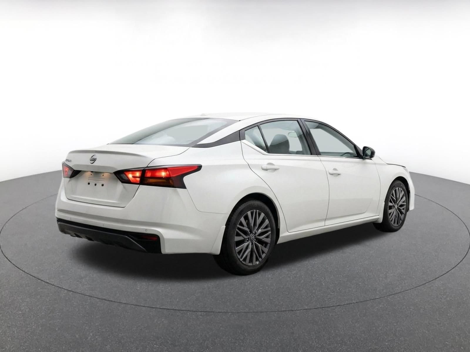 Thumbnail: 2026 Nissan Altima - 10