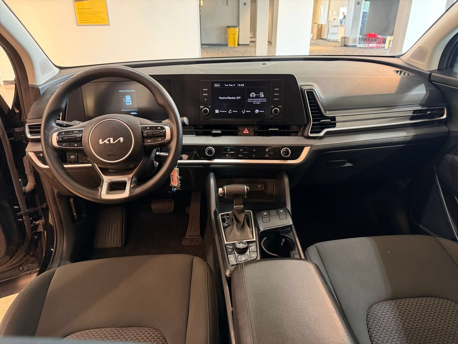 Thumbnail: 2025 Kia Sportage - 32