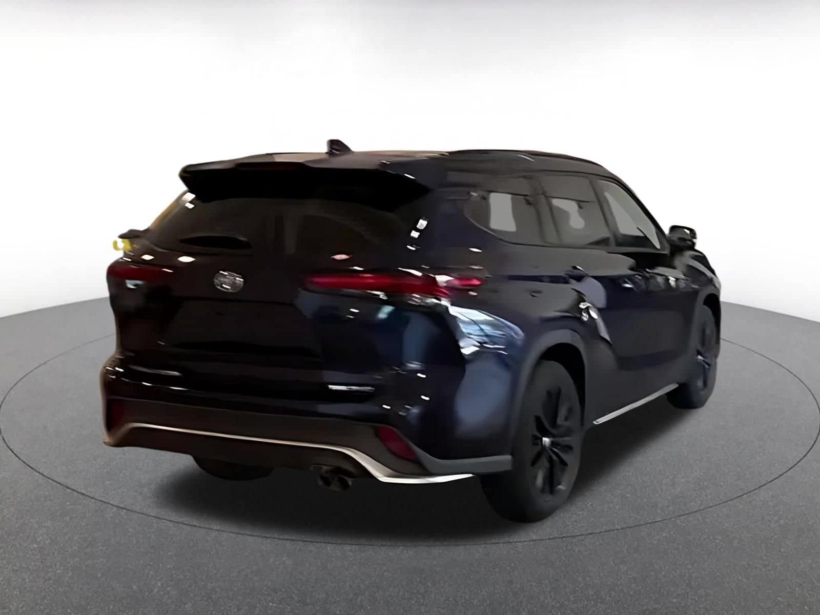 Thumbnail: 2025 Toyota Highlander - 13