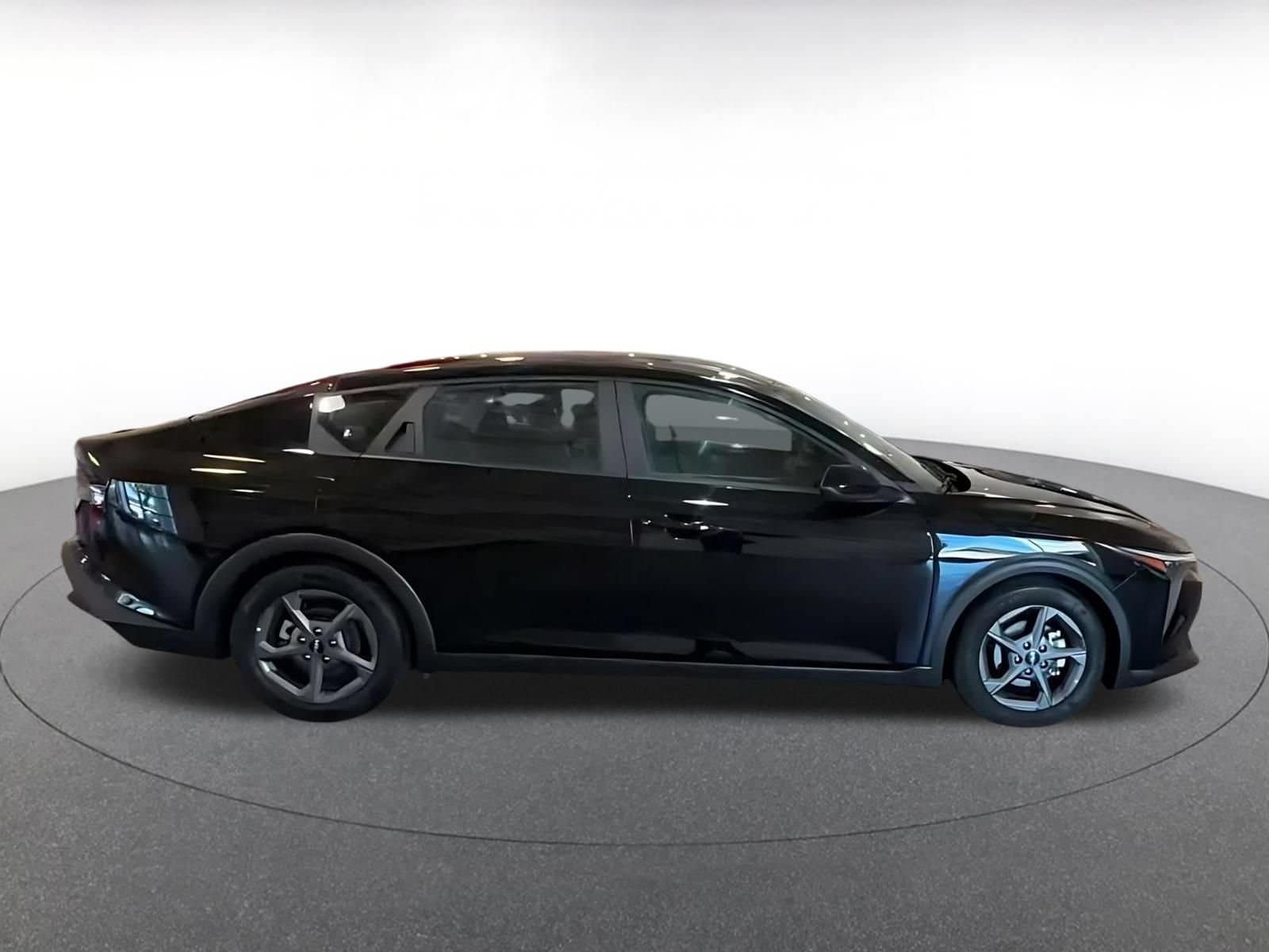 Thumbnail: 2025 Kia K4 - 10