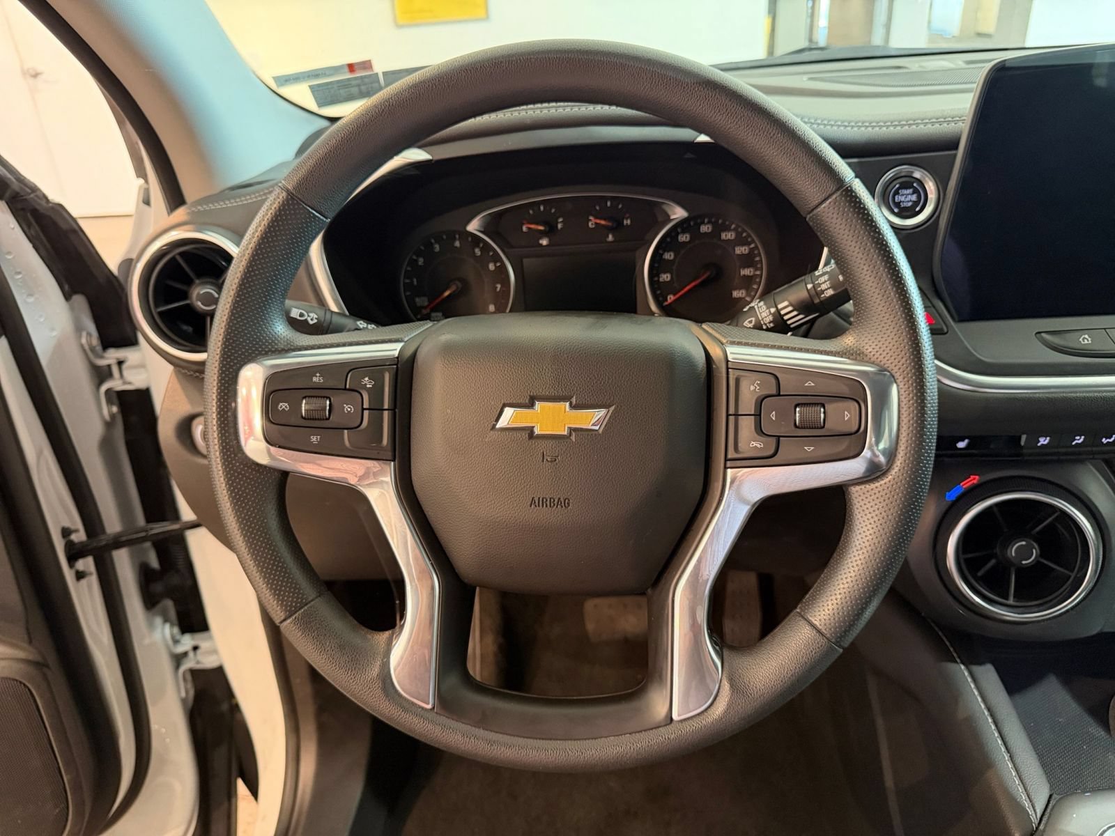 Thumbnail: 2025 Chevrolet Blazer - 27