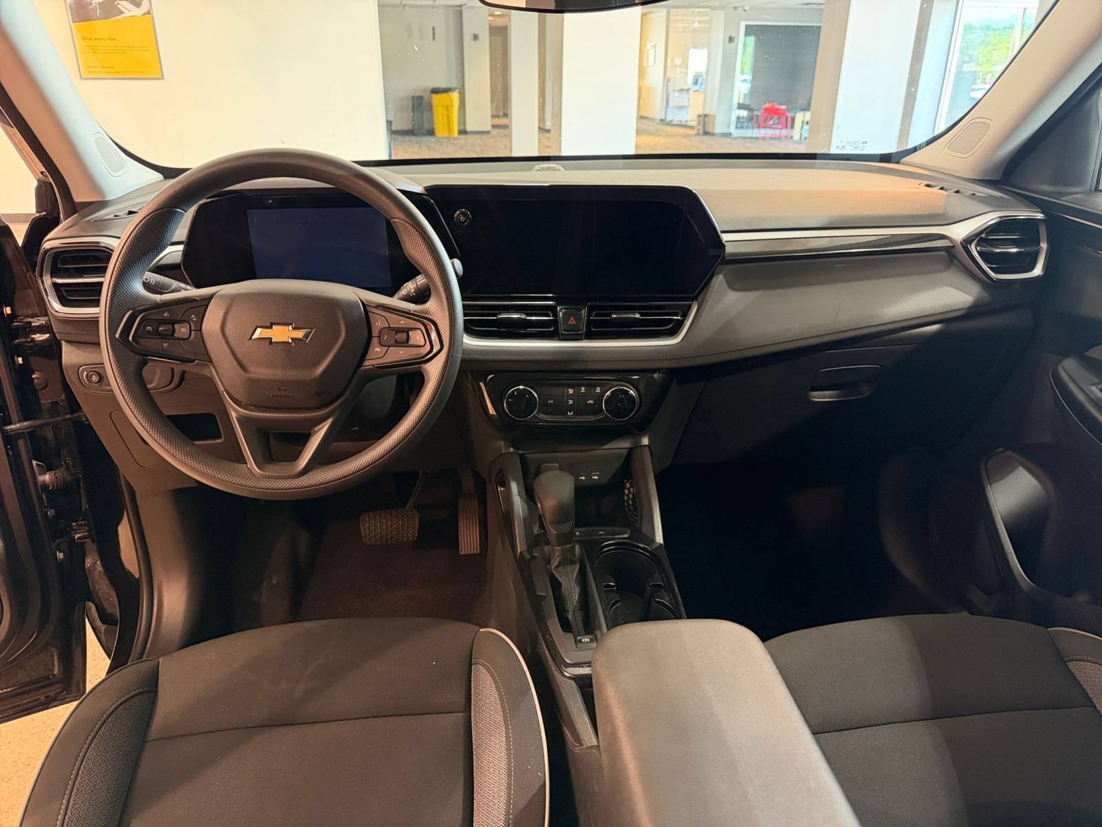 Thumbnail: 2025 Chevrolet TrailBlazer - 31