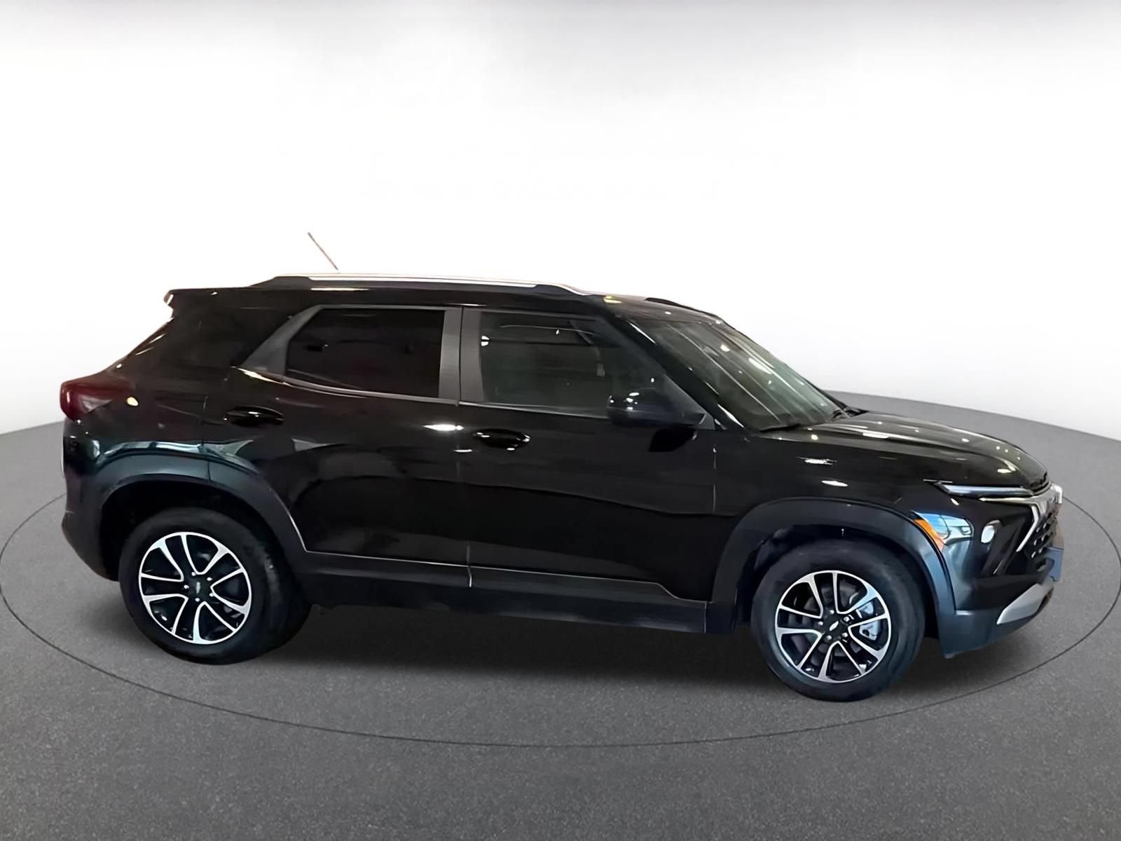 Thumbnail: 2025 Chevrolet TrailBlazer - 14