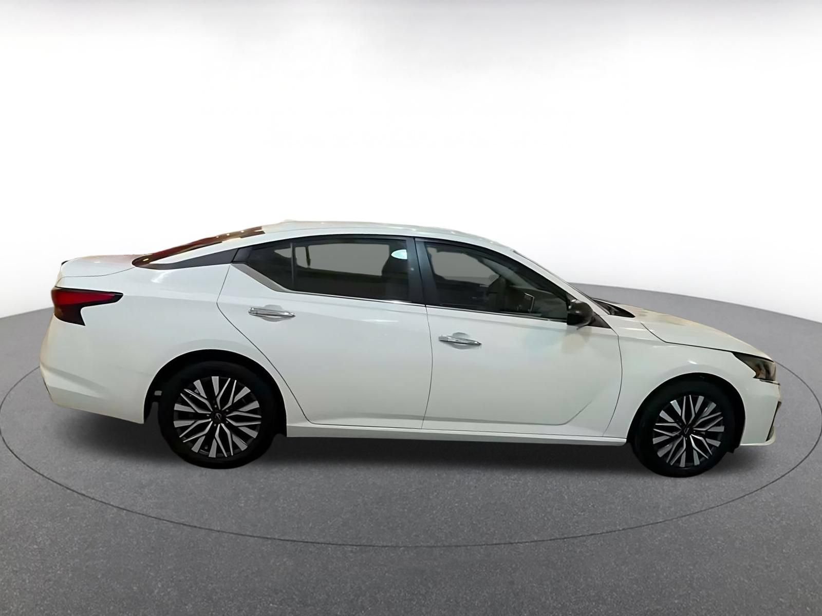 Thumbnail: 2025 Nissan Altima - 15