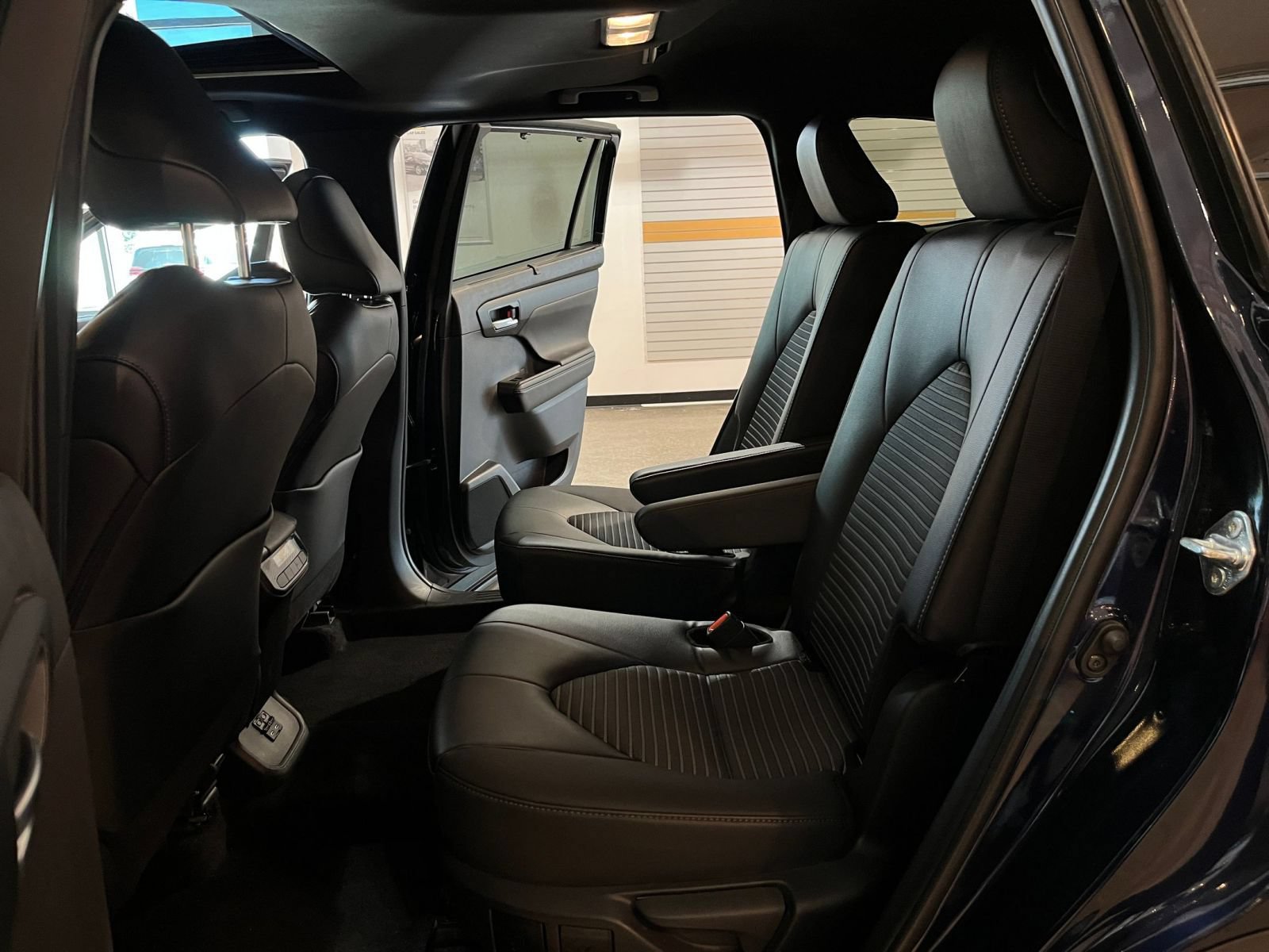 Thumbnail: 2025 Toyota Highlander - 26