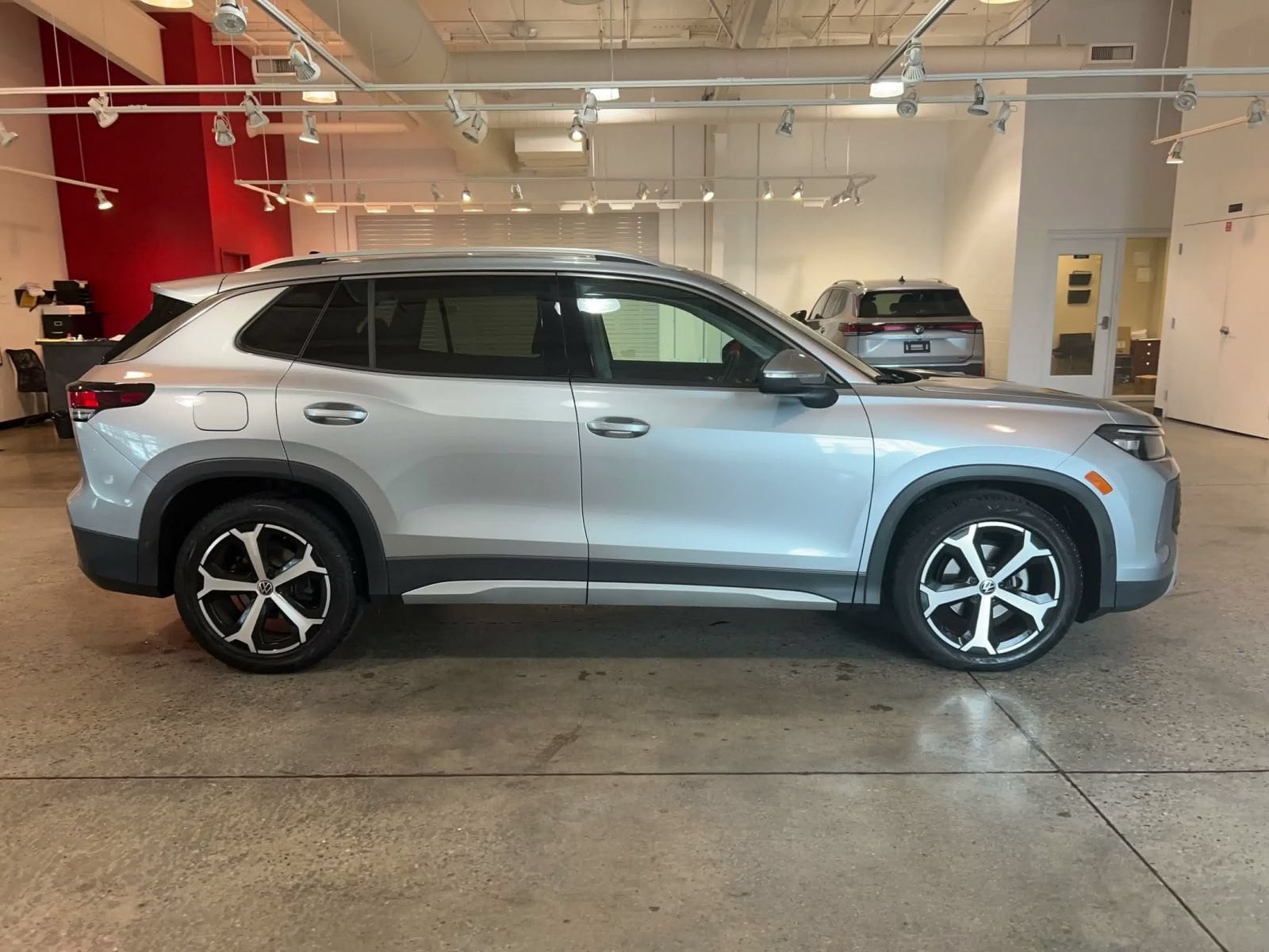 Thumbnail: 2026 Volkswagen Tiguan - 15
